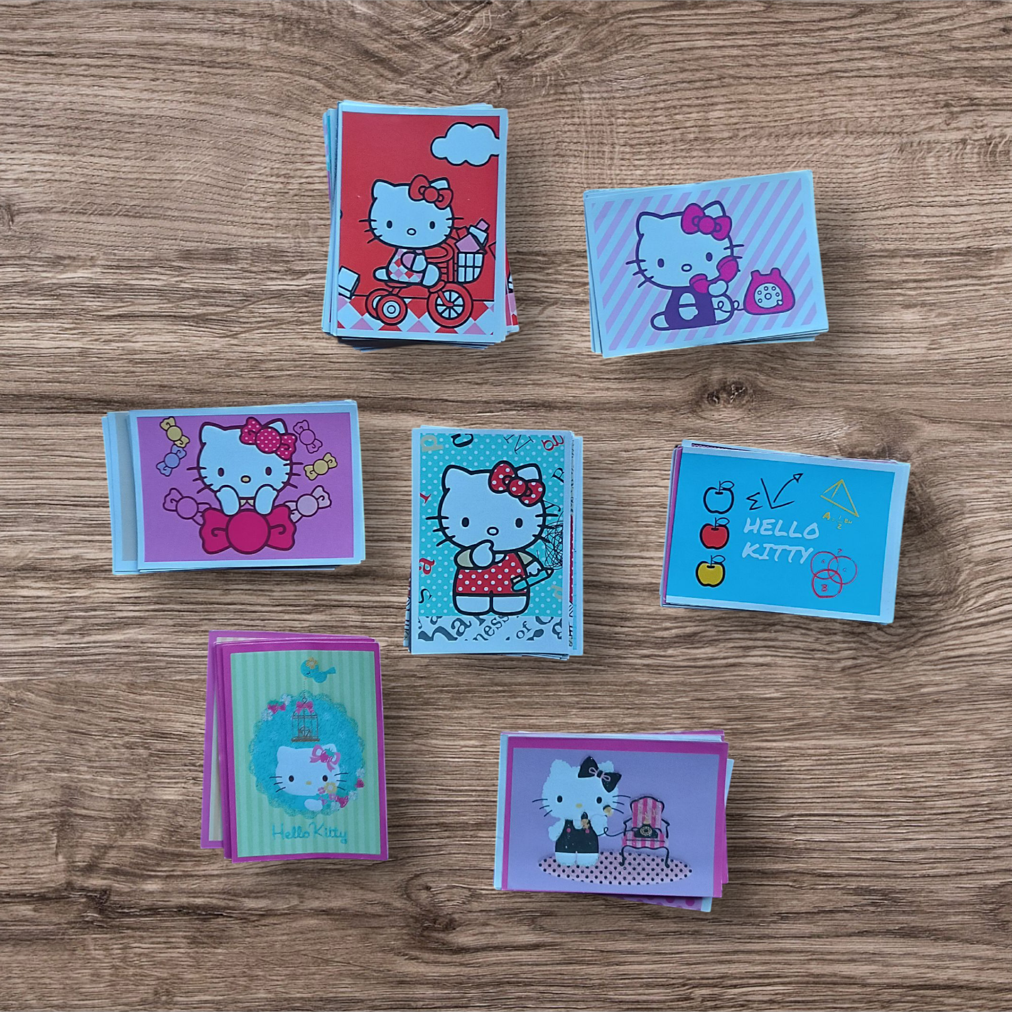 Lote 79 figuritas sin repetir Hello Kitty, de Panini