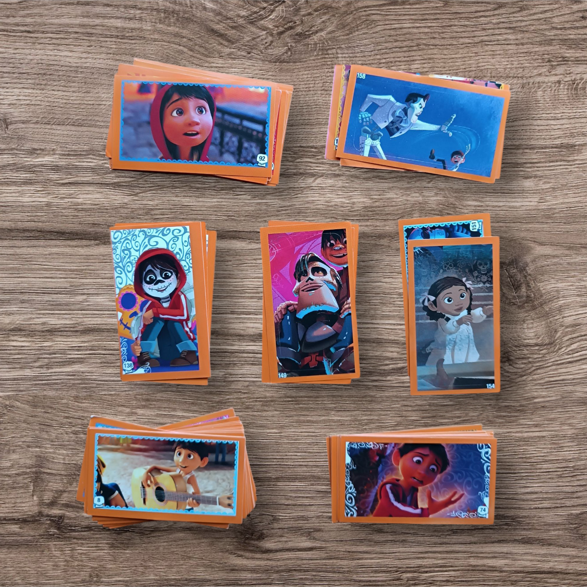 Lote 48 figuritas sin repetir Coco