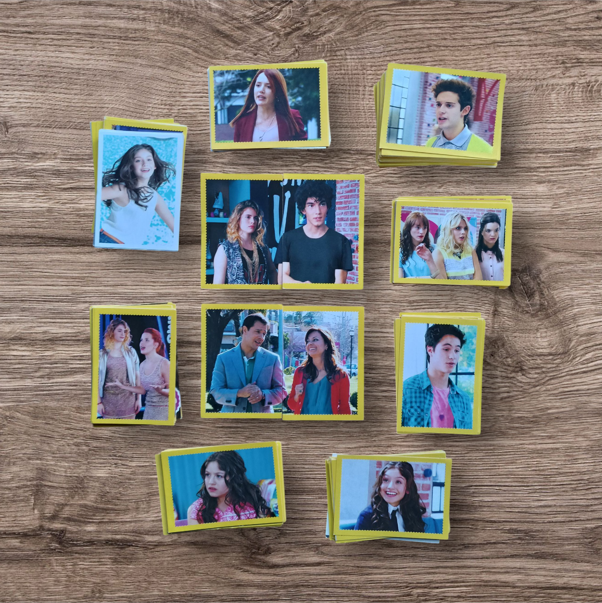 Lote 182 figuritas sin repetir Soy Luna, de Panini