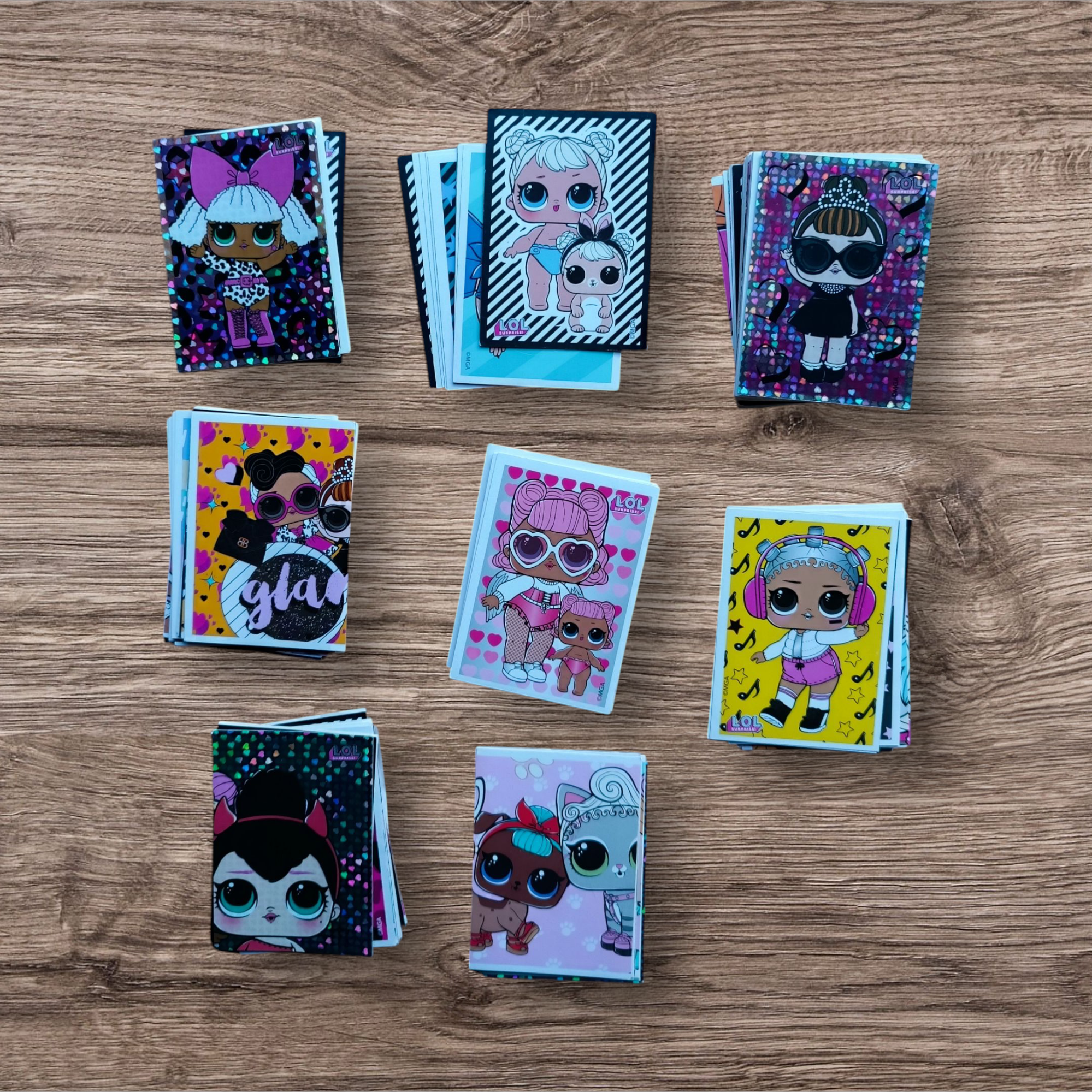 Lote 139 figuritas sin repetir Lol Let's be friends