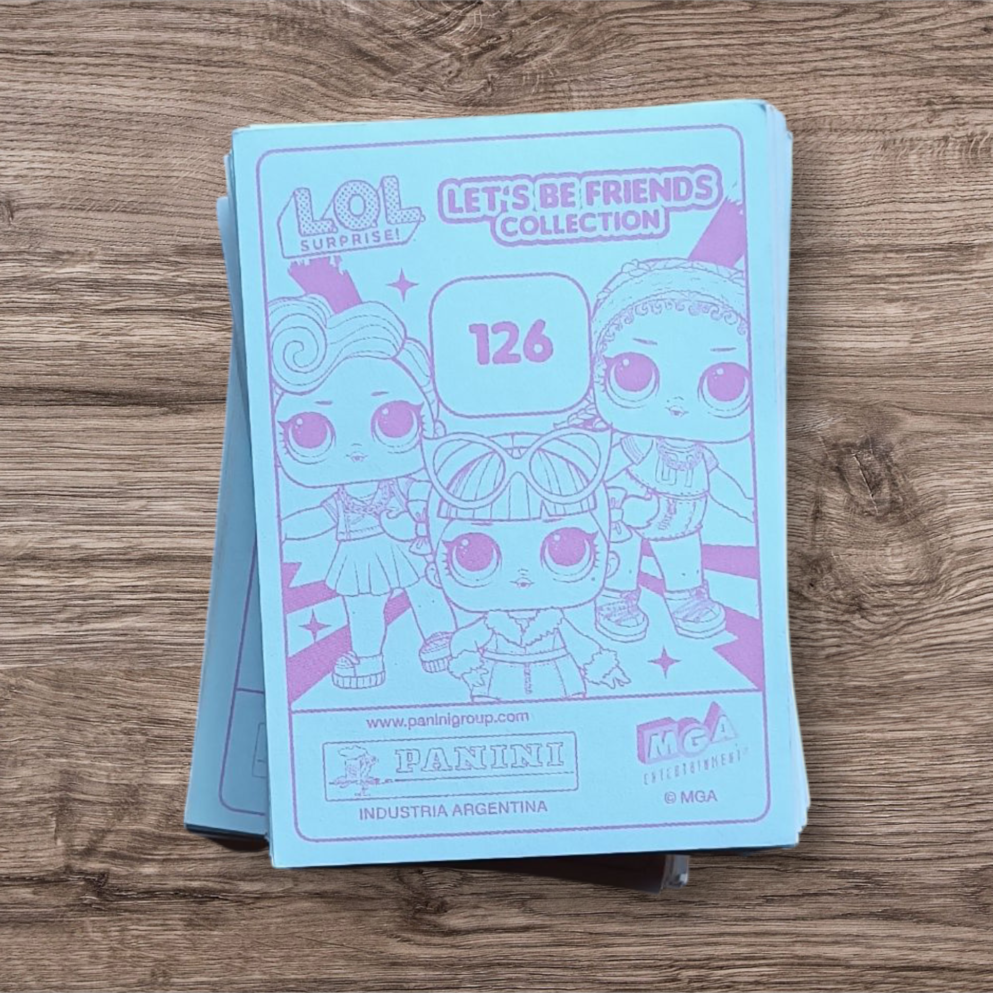 Lote 139 figuritas sin repetir Lol Let's be friends