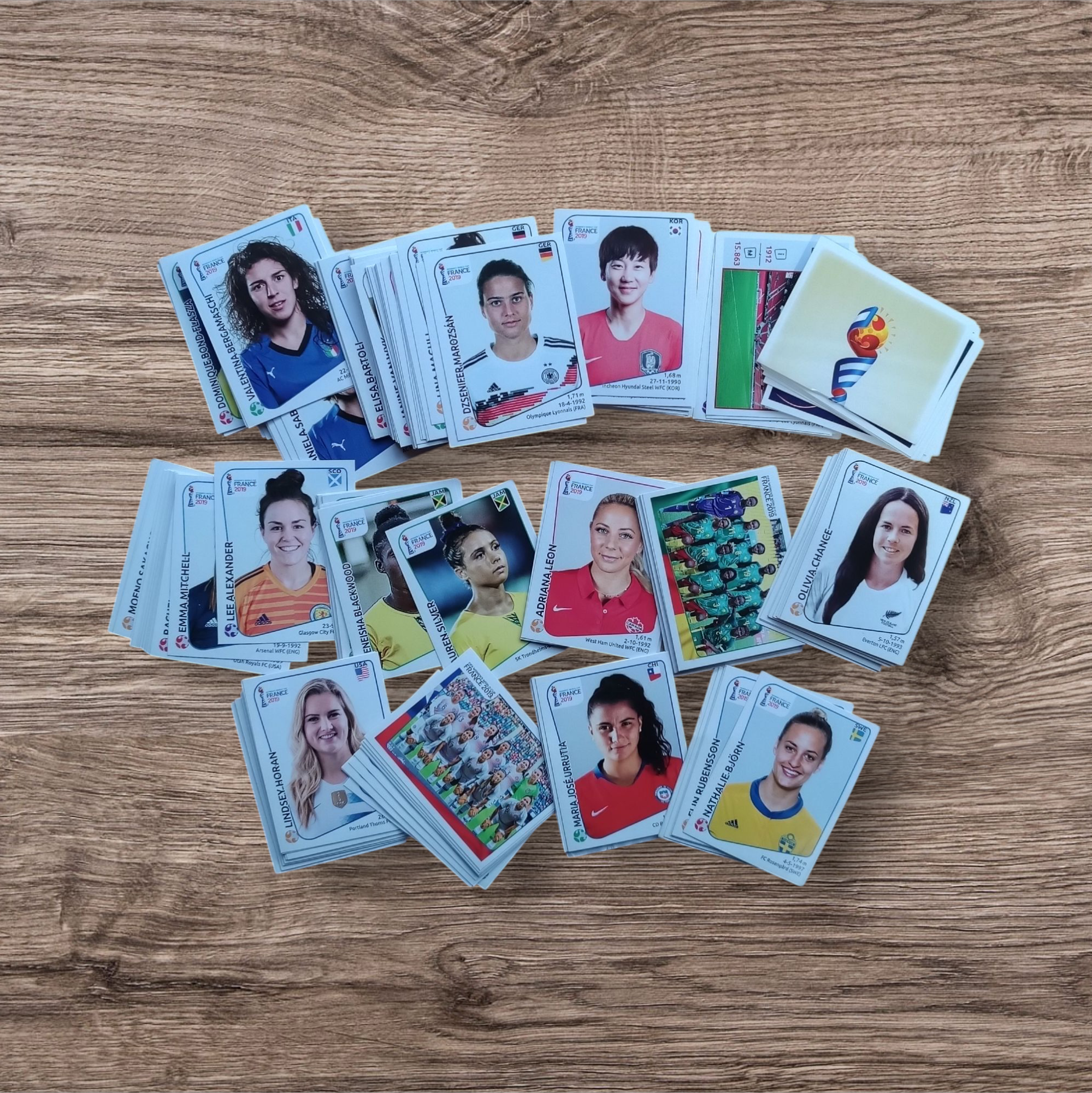 Lote 230 figuritas sin repetir Mundial Femenino Francia 2019