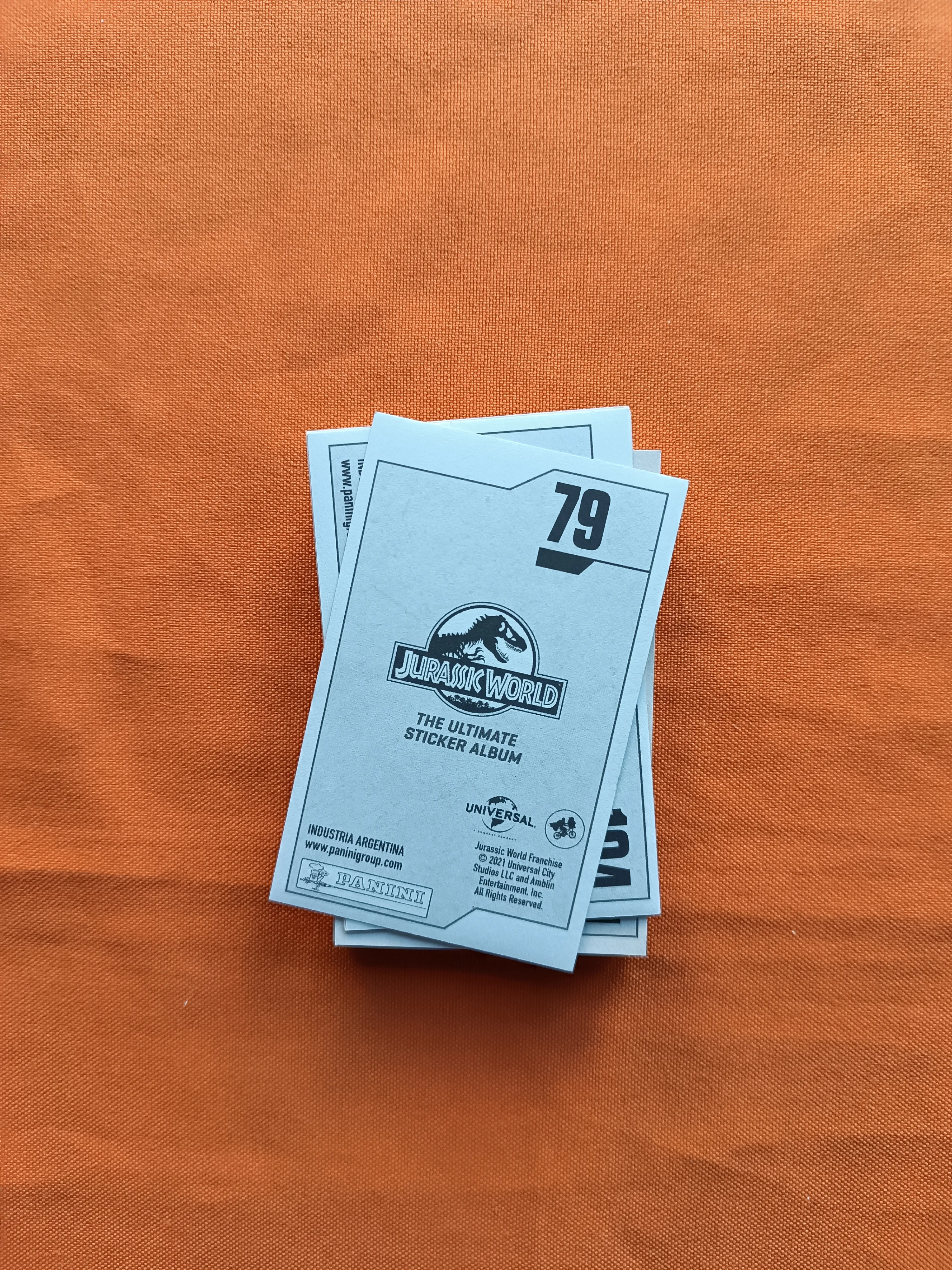 Lote 43 figuritas sin repetir Jurassic World de Panini