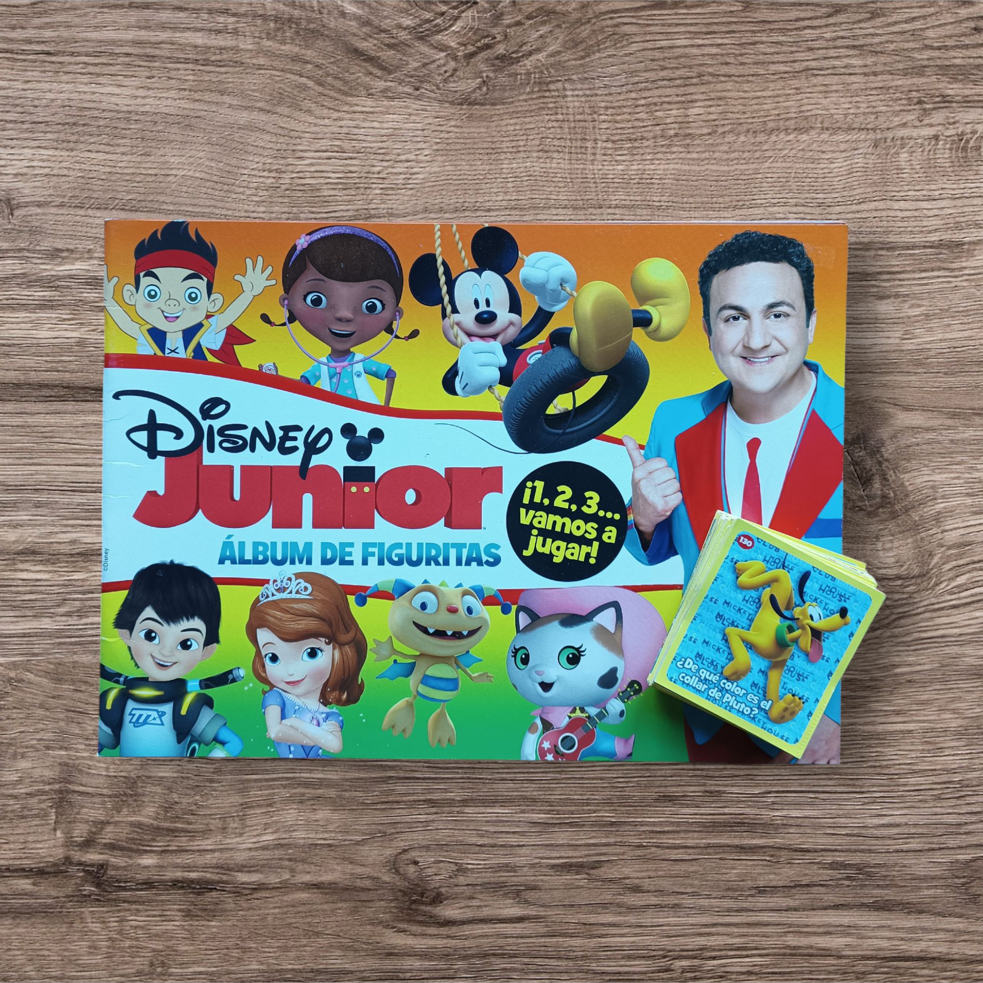 Álbum + 85 figuritas sin repetir Disney Junior