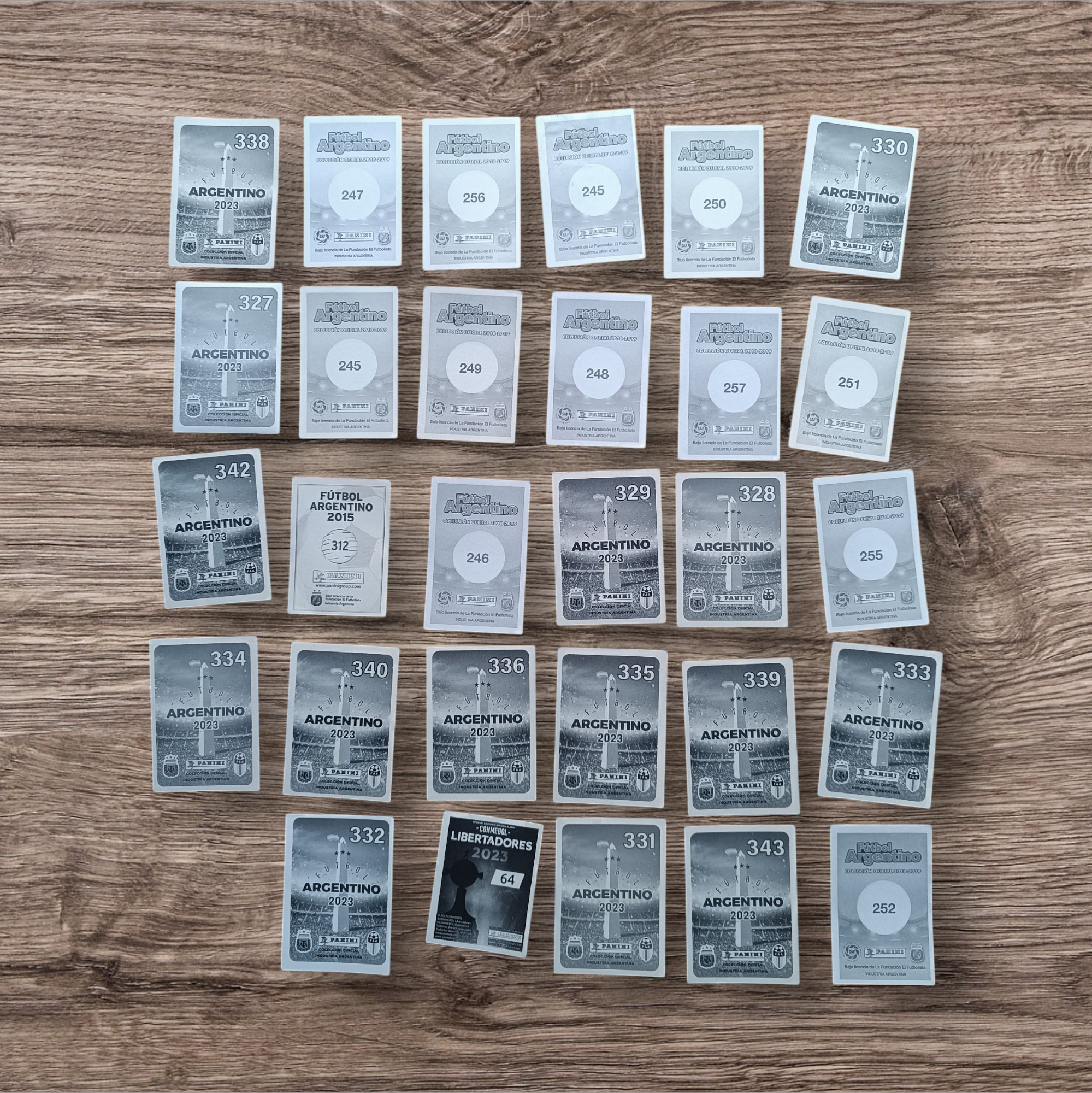 Lote 29 figuritas sin repetir Racing Club