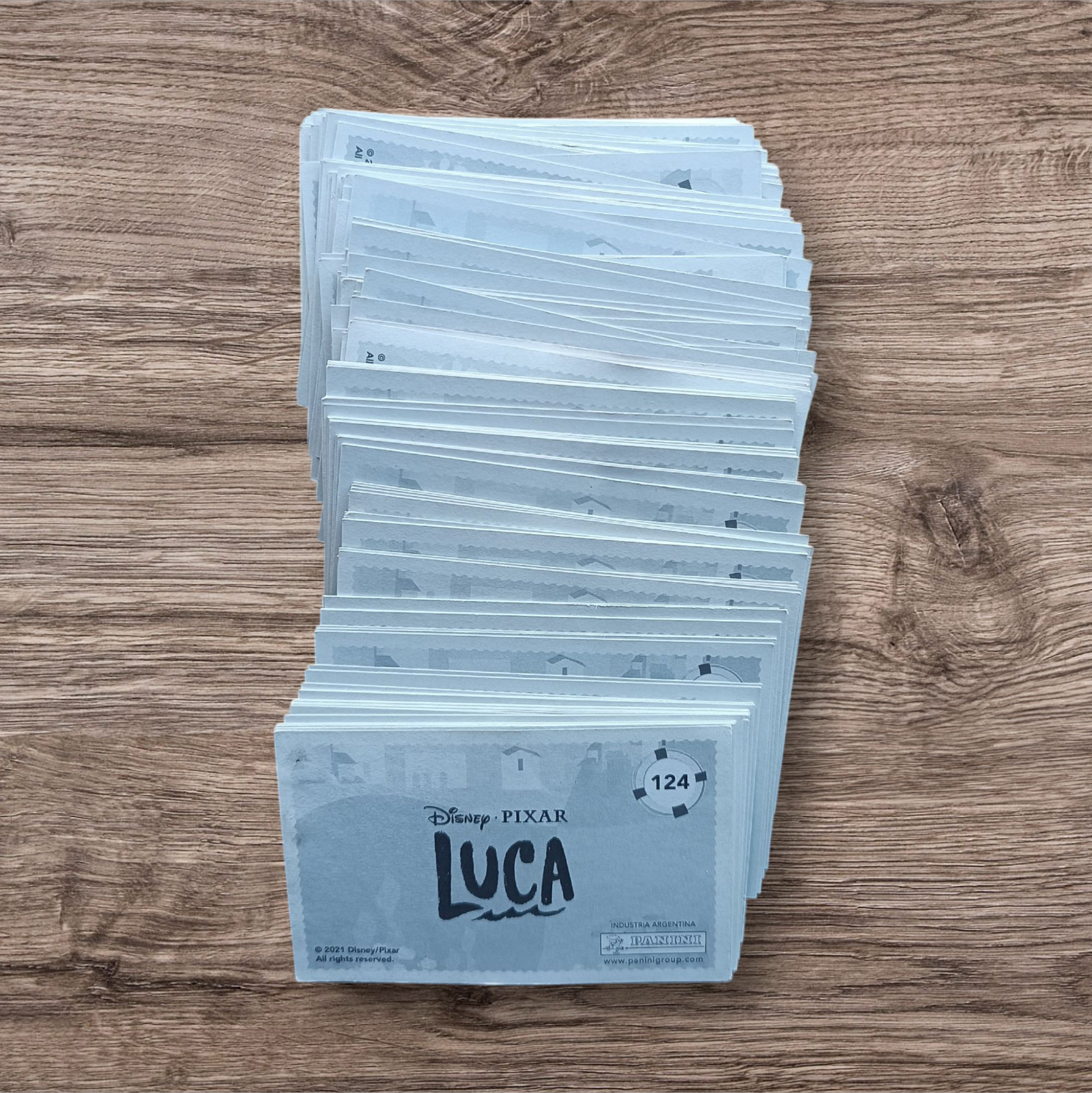 Lote 132 figuritas sin repetir Luca, de Disney Pixar