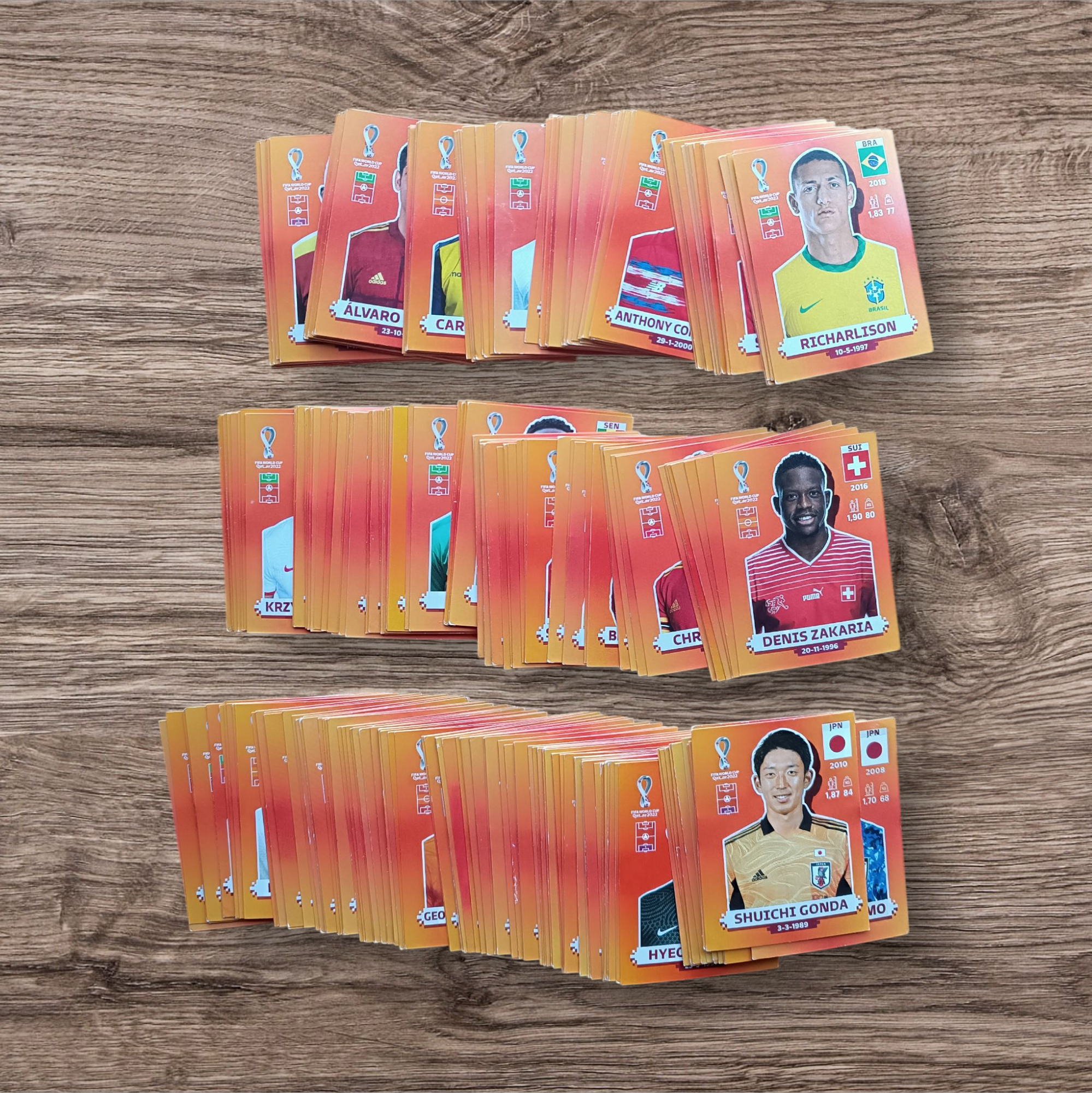 Lote 294 figuritas sin repetir Mundial Qatar 2022