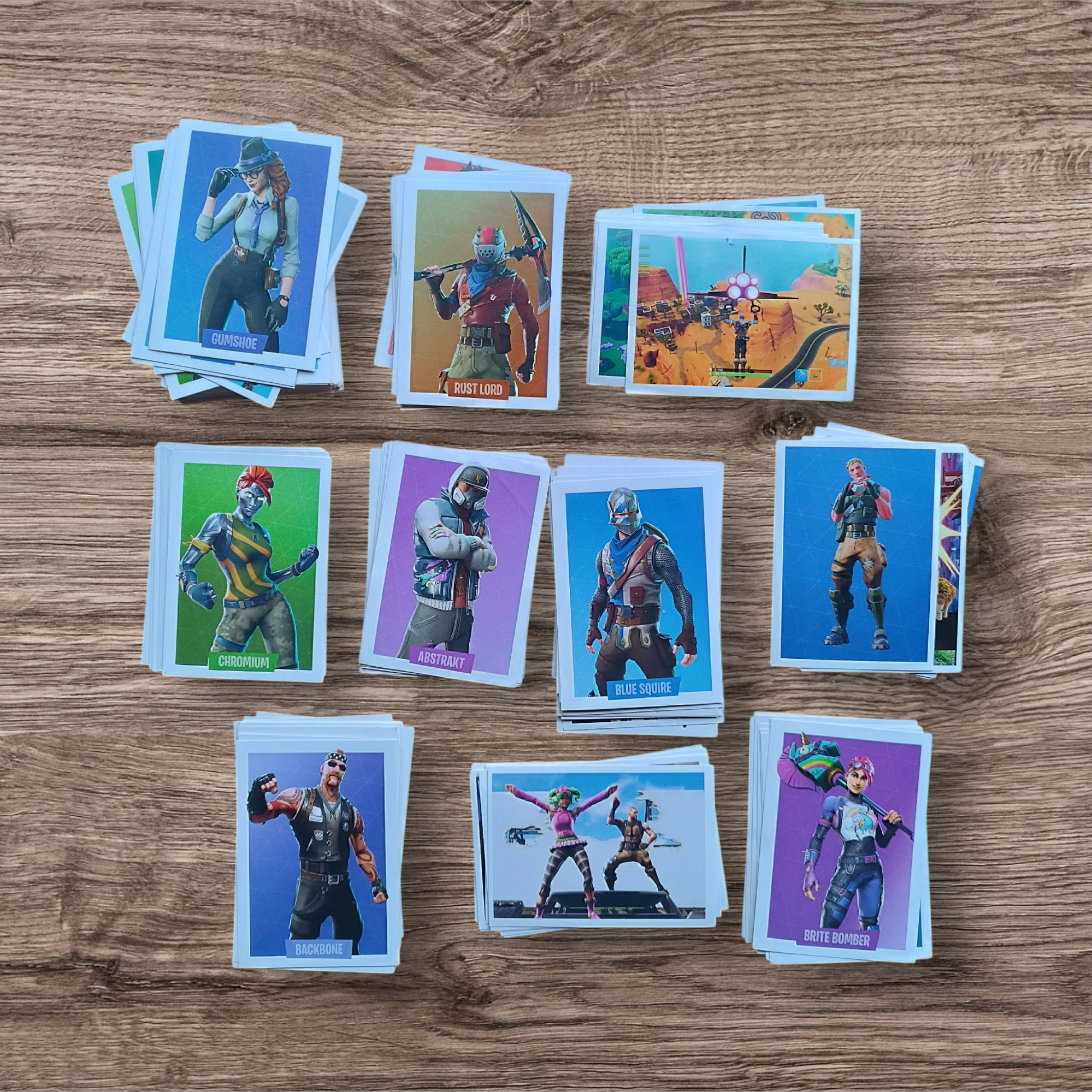 Lote 172 figuritas sin repetir Fortnite de Panini