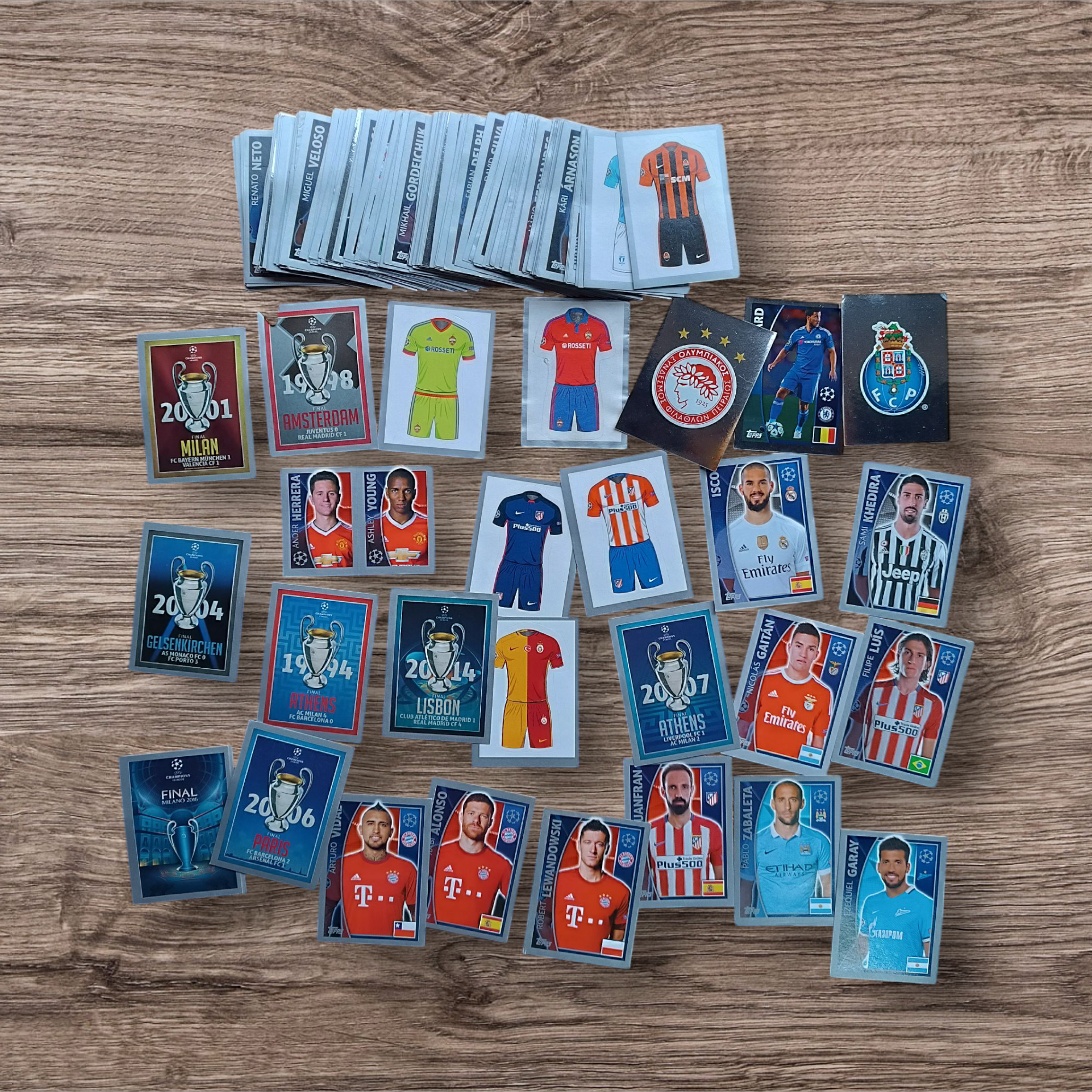 Lote 173 figuritas sin repetir Champions League 2016-2017