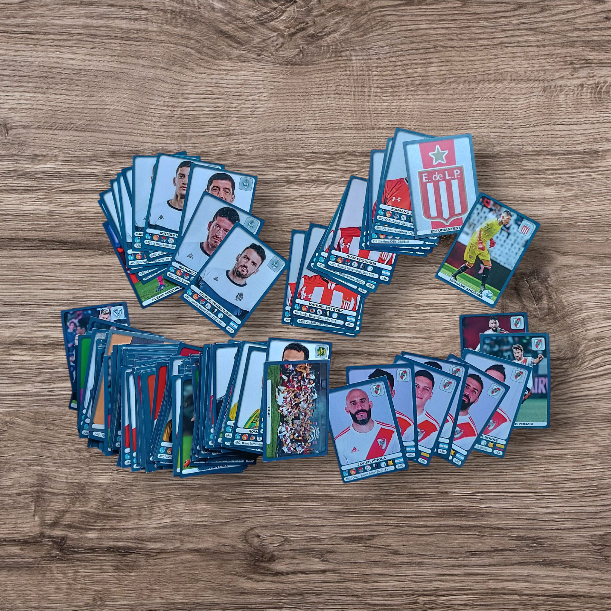 Lote 324 figuritas sin repetir Fútbol Argentino 2019-2020