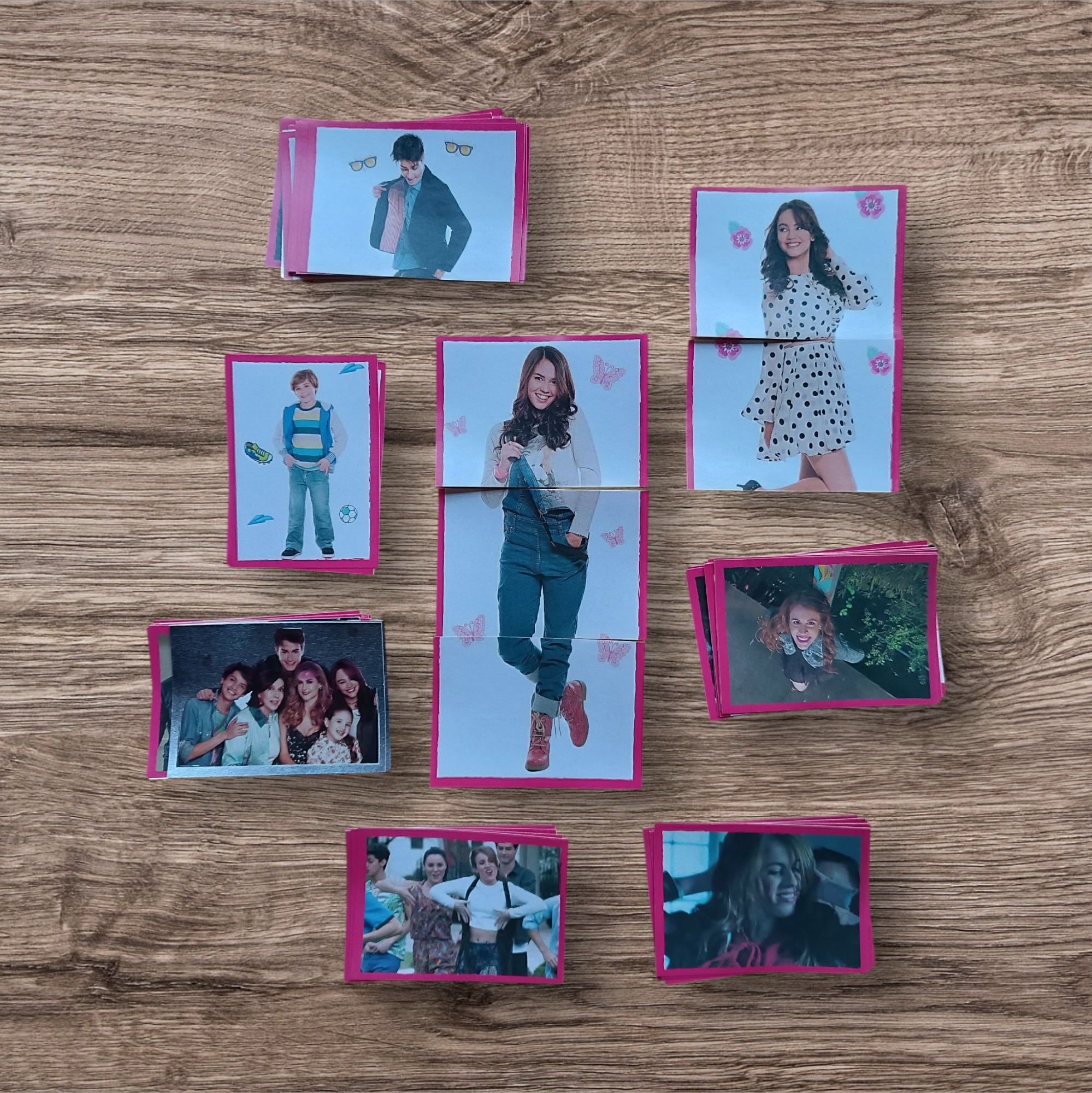 Lote 94 figuritas sin repetir Divina, de Panini