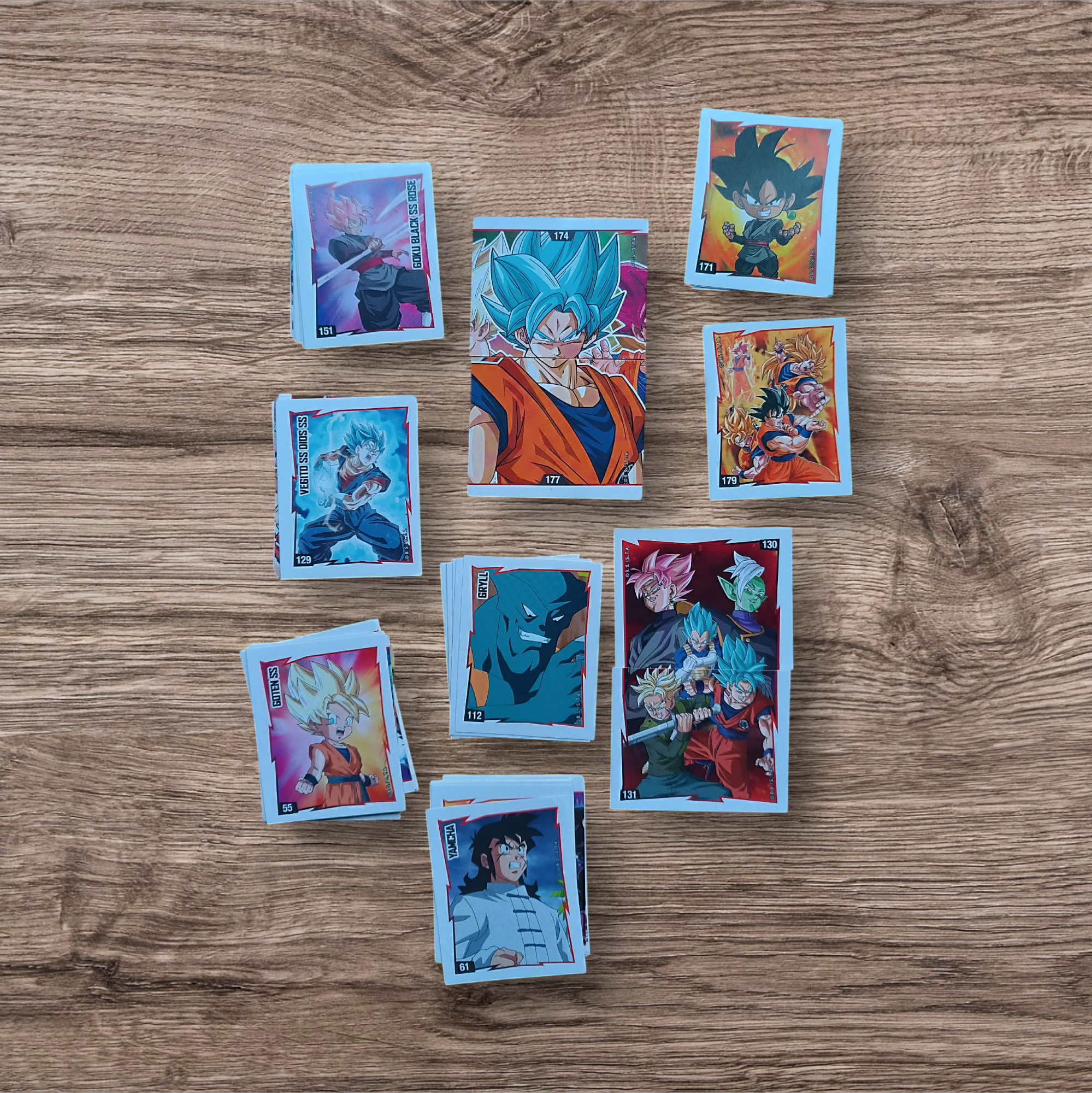 Lote 72 figuritas Dragon Ball