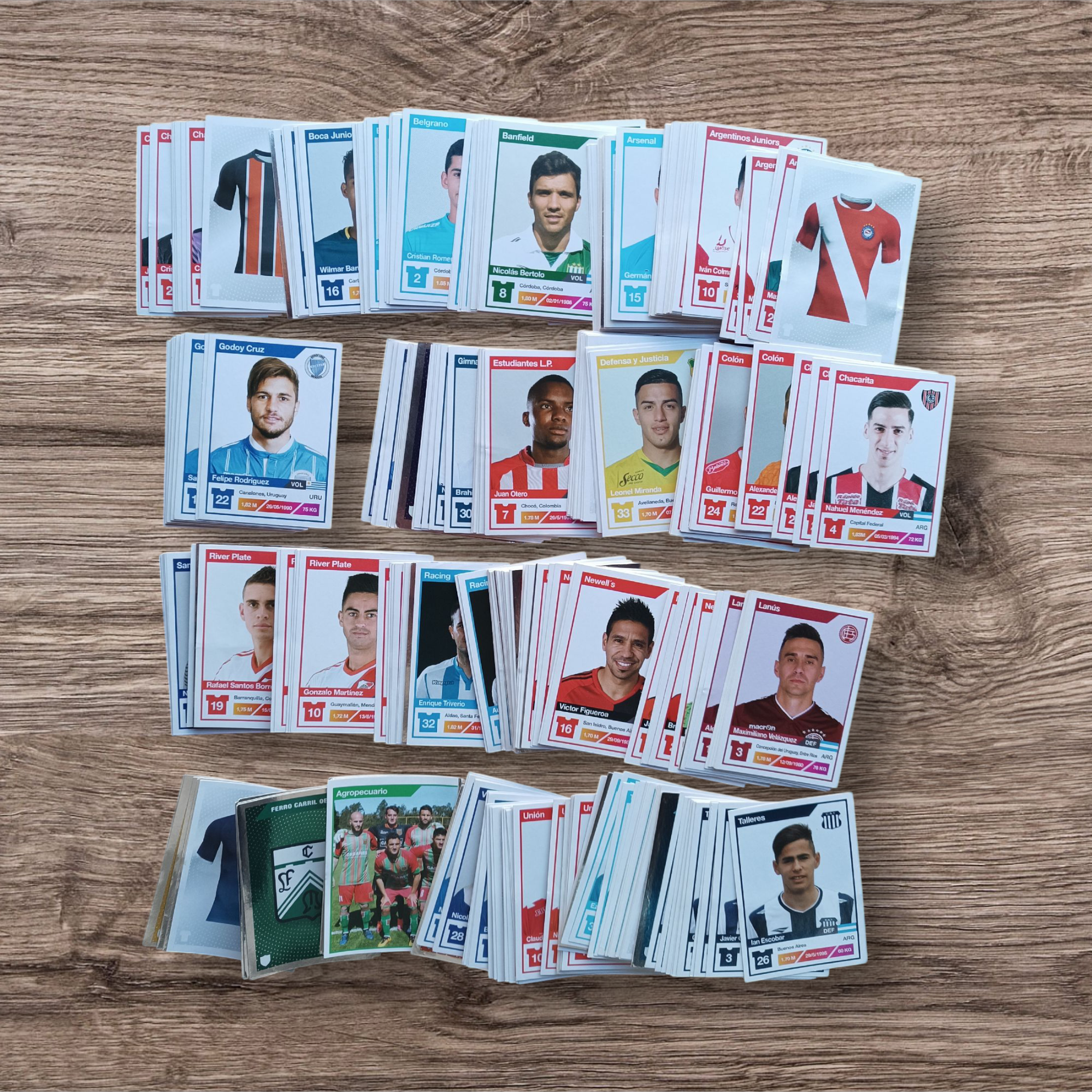 Lote 364 figuritas sin repetir Fútbol Argentino 2017/18