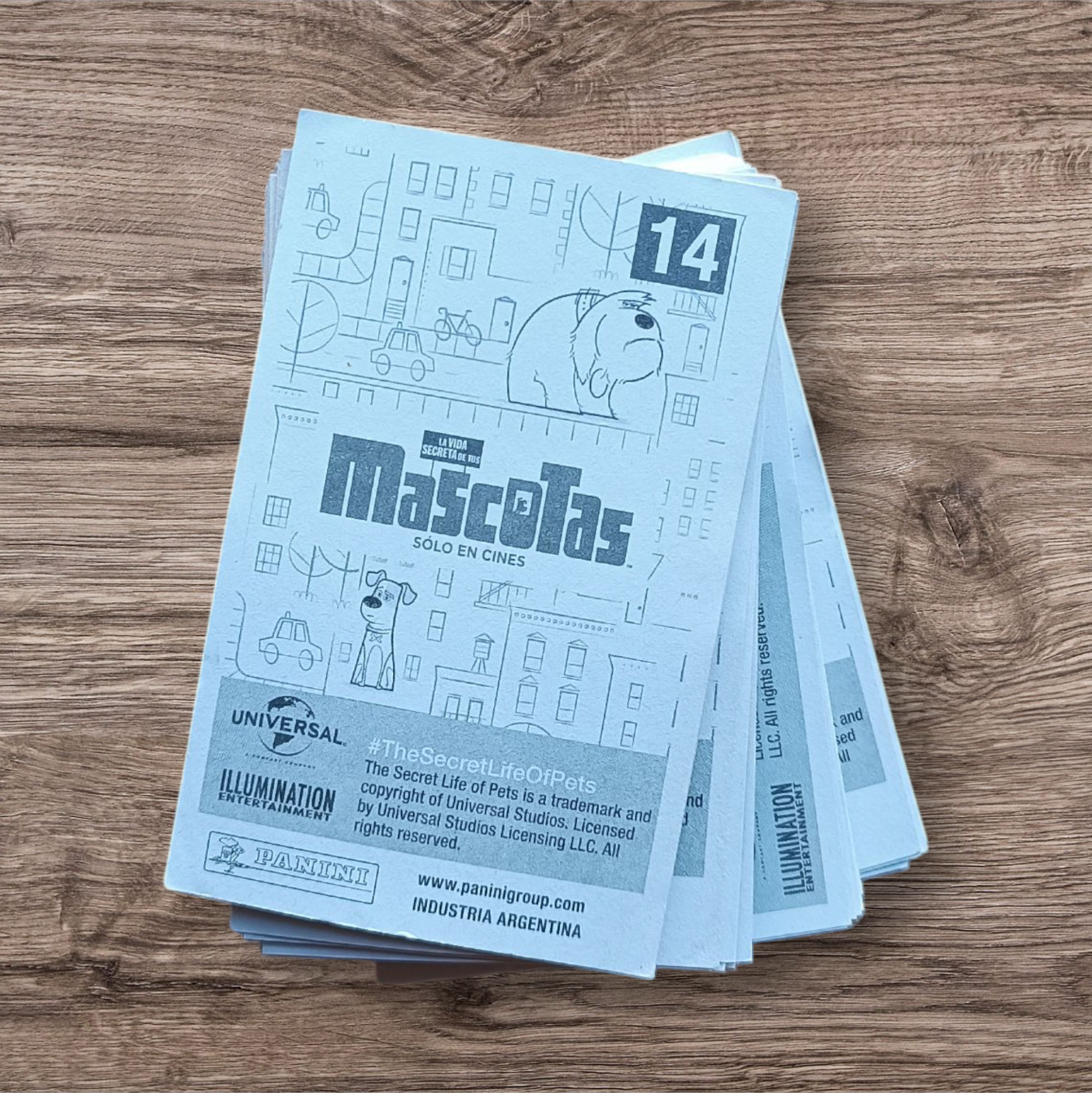 Lote 81 figuritas sin repetir Mascotas, de Panini