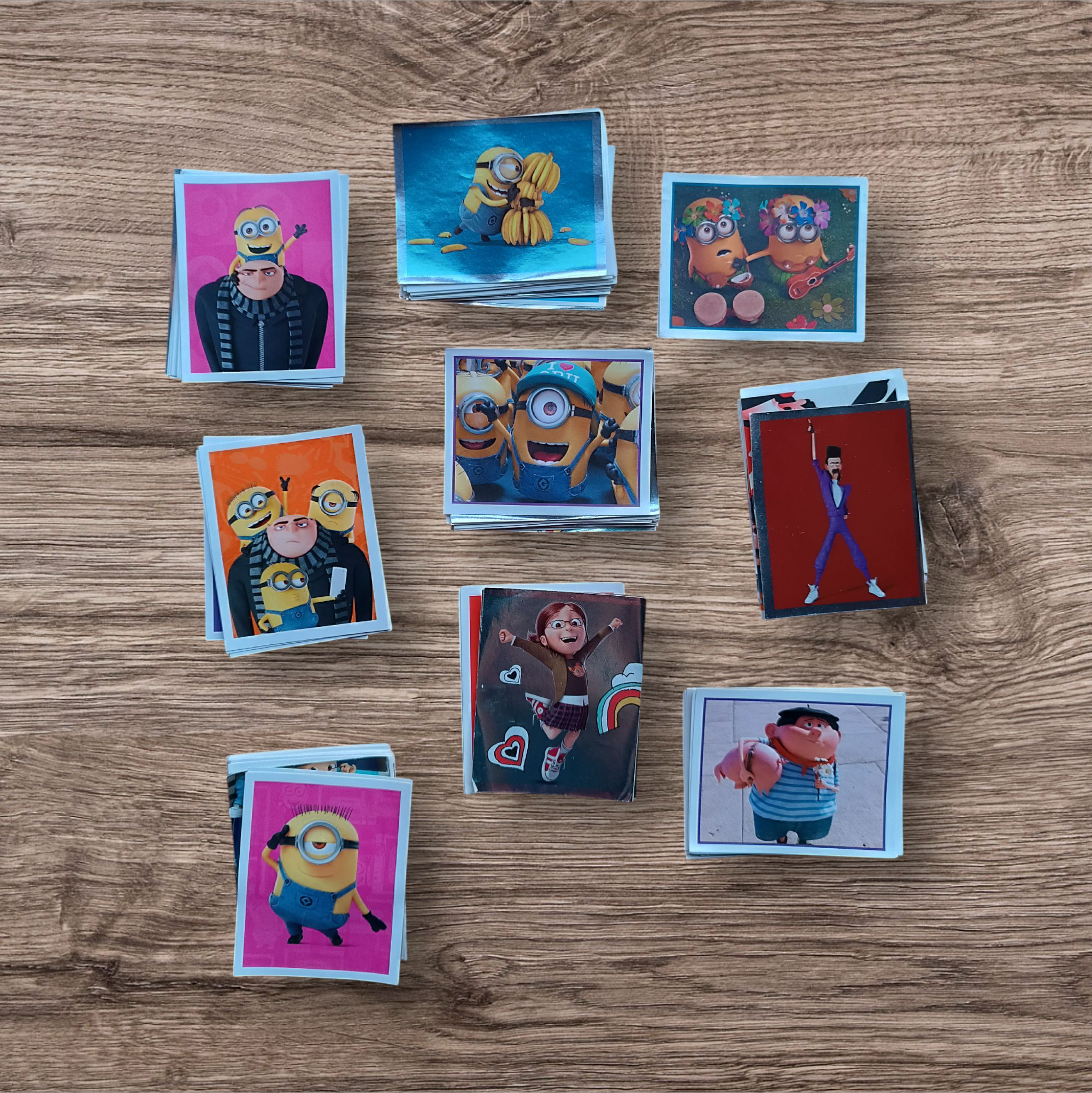 Lote 111 figuritas sin repetir Mi Villano Favorito 3