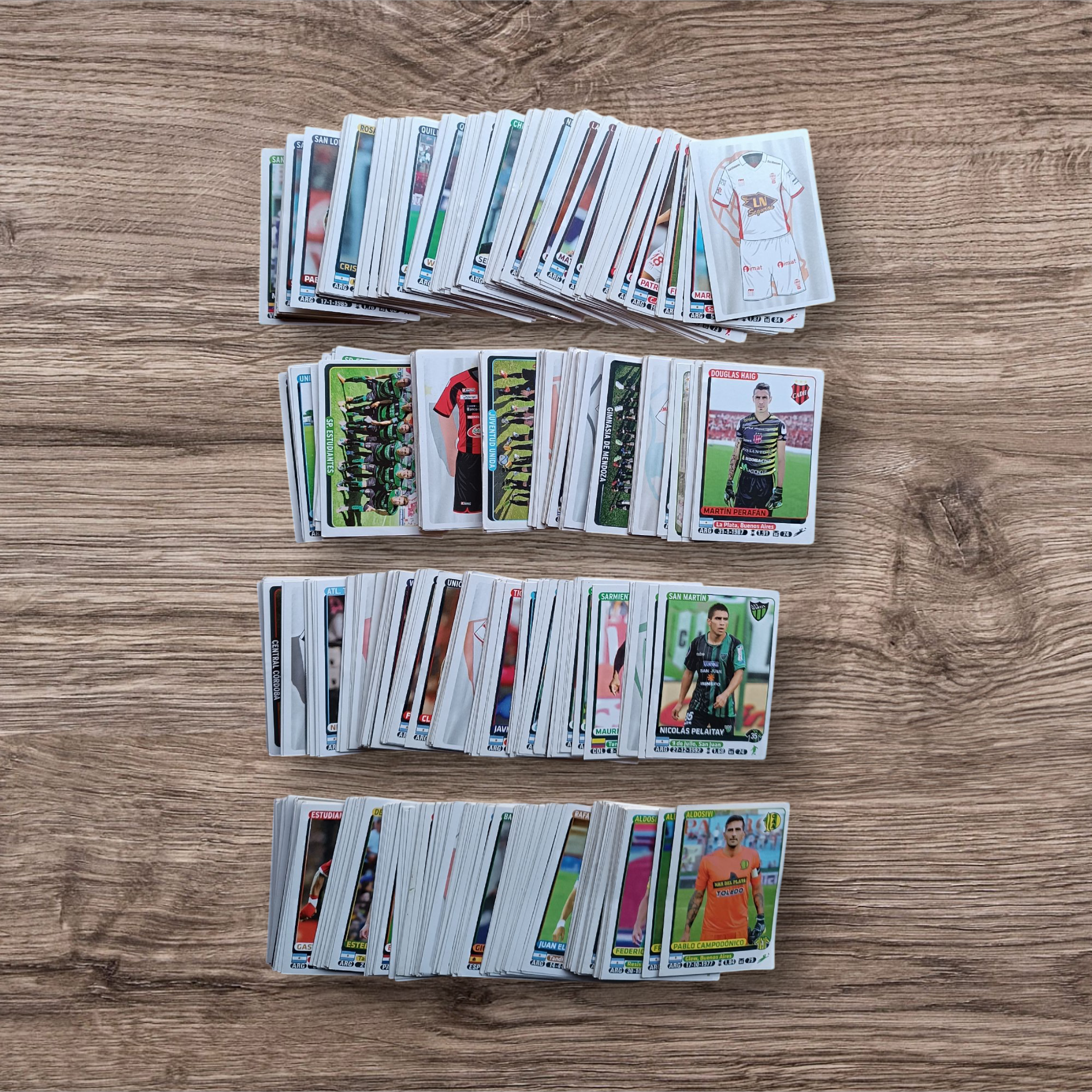 Lote GIGANTE 576 figuritas sin repetir Fútbol Argentino 2015