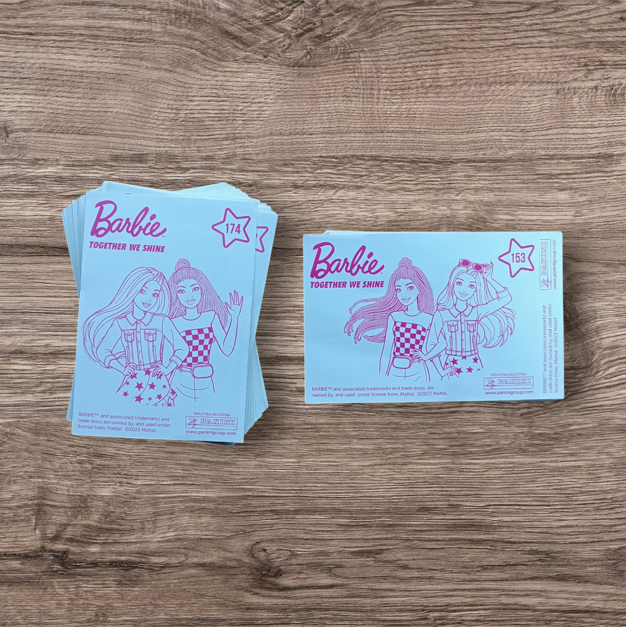 Lote 89 figuritas sin repetir Barbie, de Panini