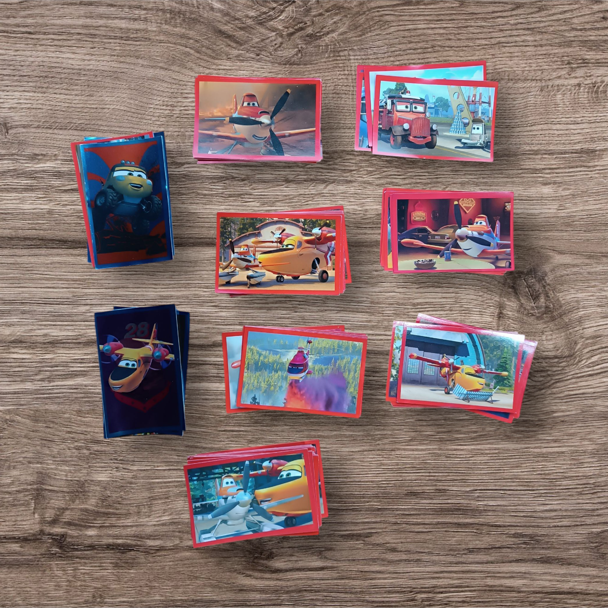 Lote 91 figuritas sin repetir Aviones 2, de Panini