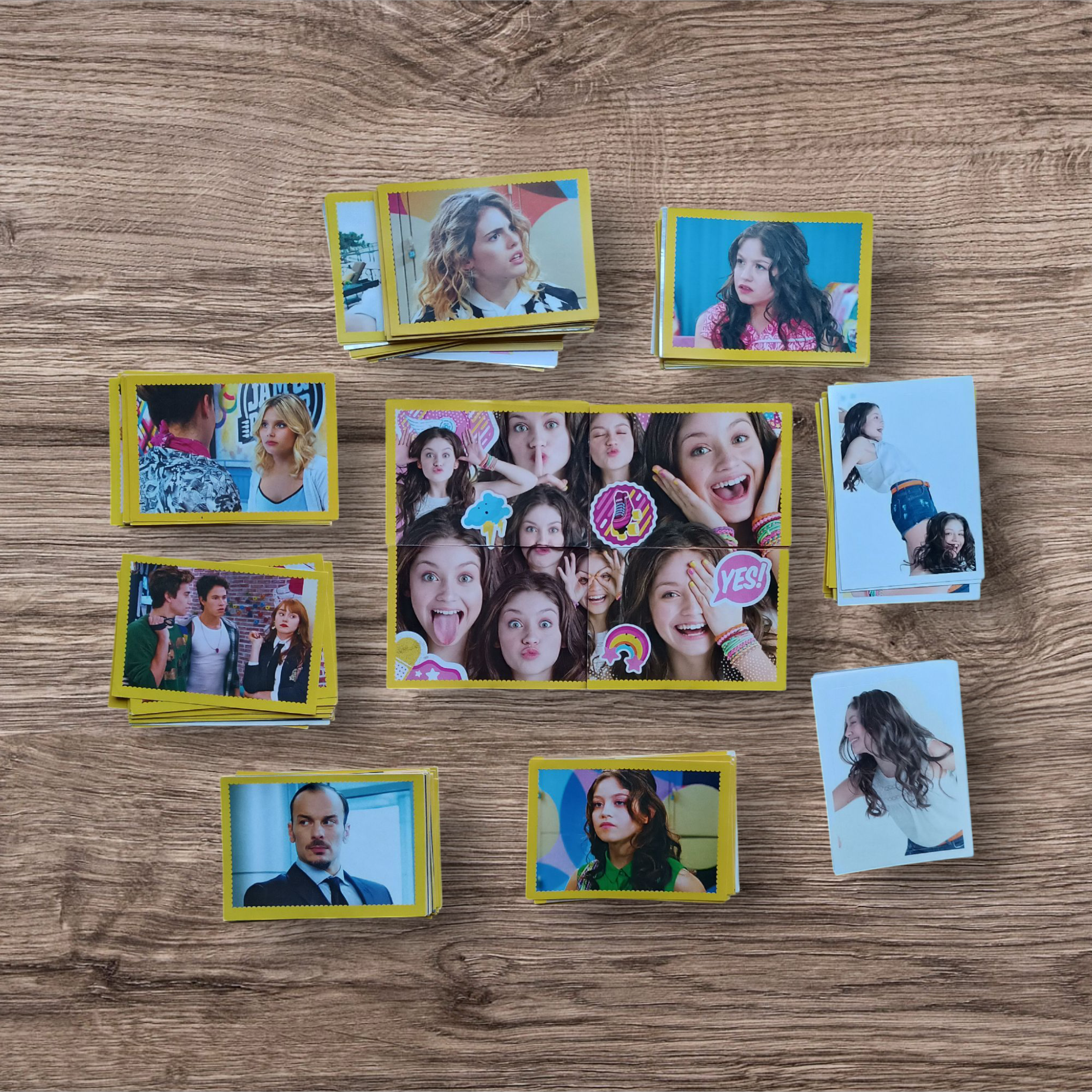 Lote 183 figuritas sin repetir Soy Luna, de Panini