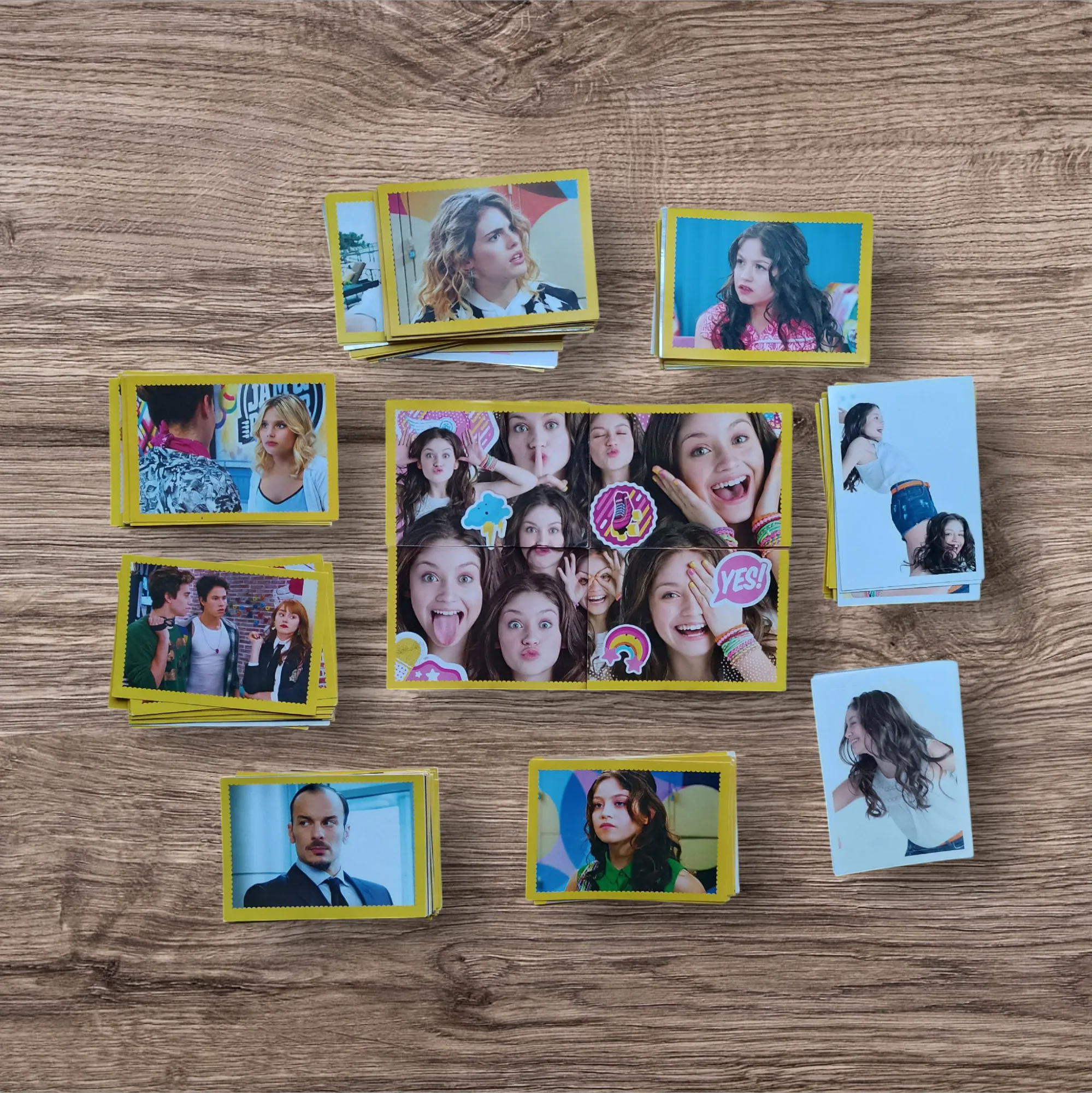 Lote 183 figuritas sin repetir Soy Luna, de Panini