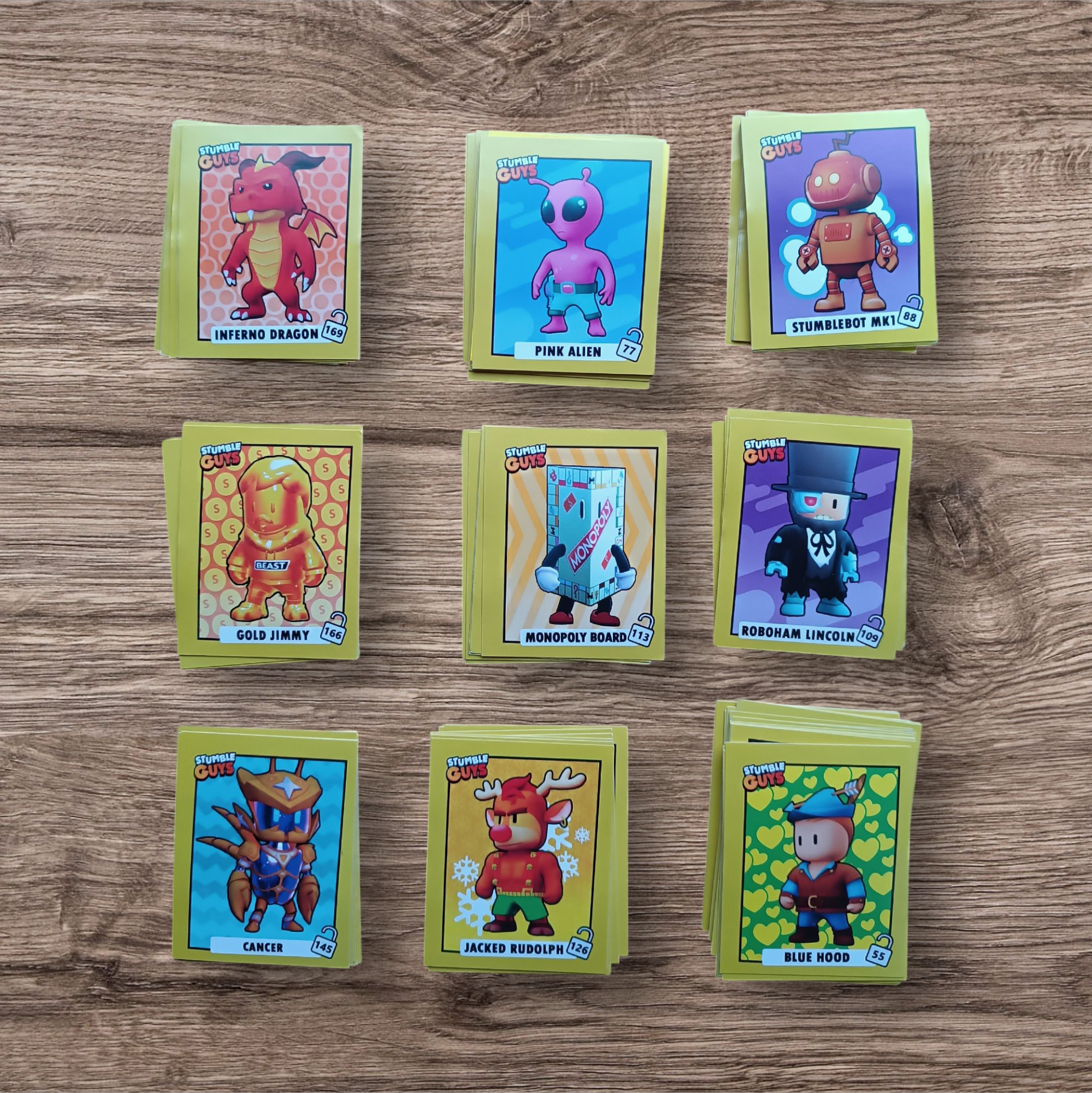 Lote 99 figuritas Stumble Guys