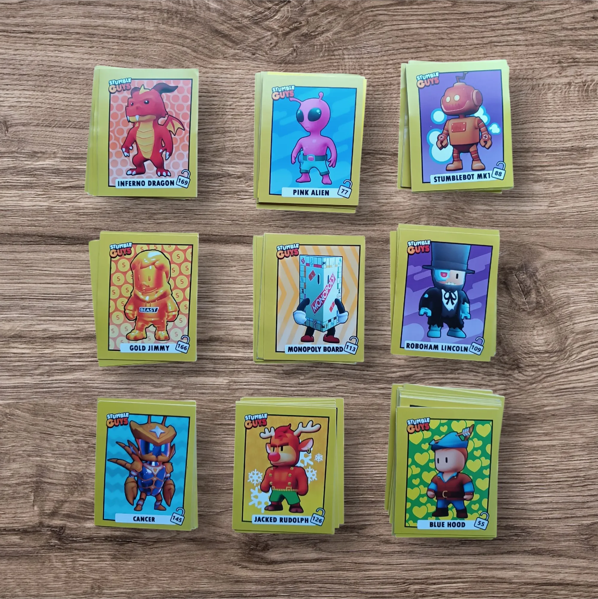 Lote 99 figuritas Stumble Guys