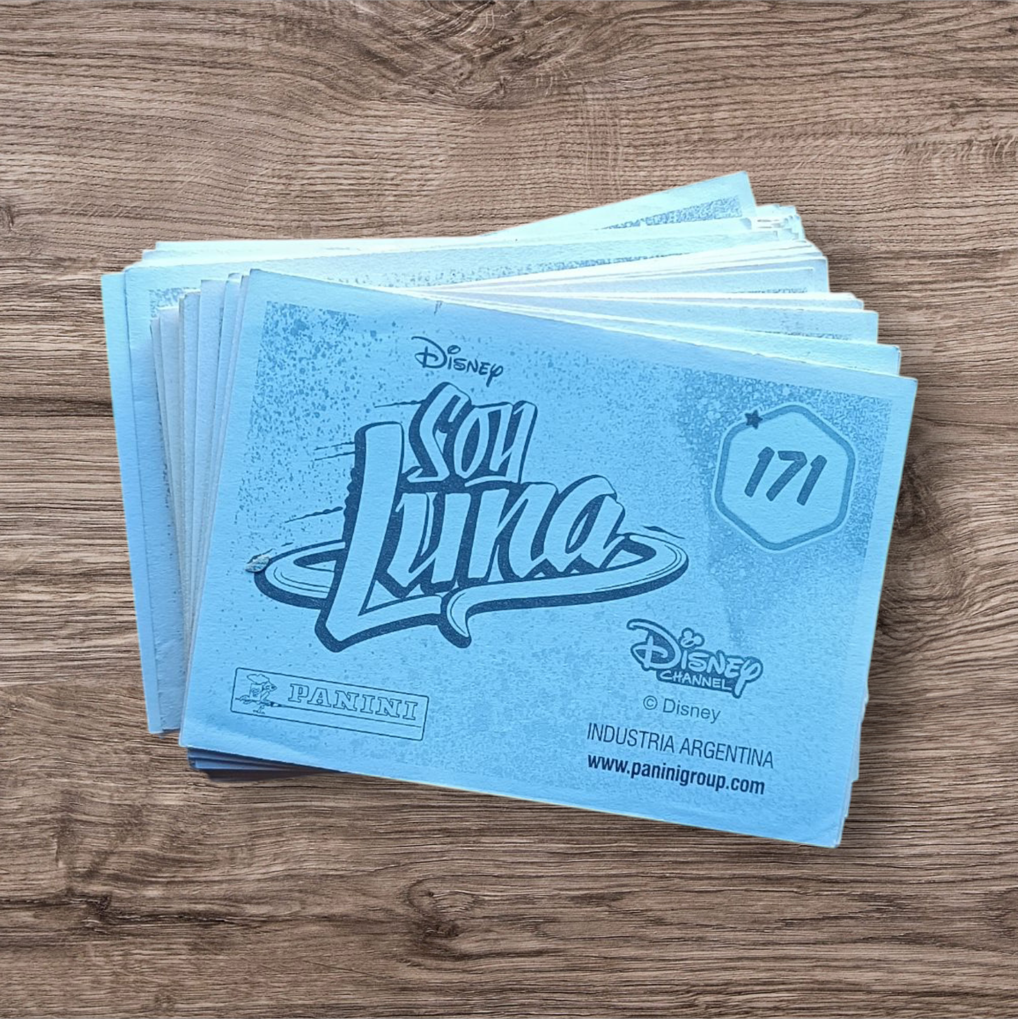 Lote 187 figuritas sin repetir Soy Luna, de Panini