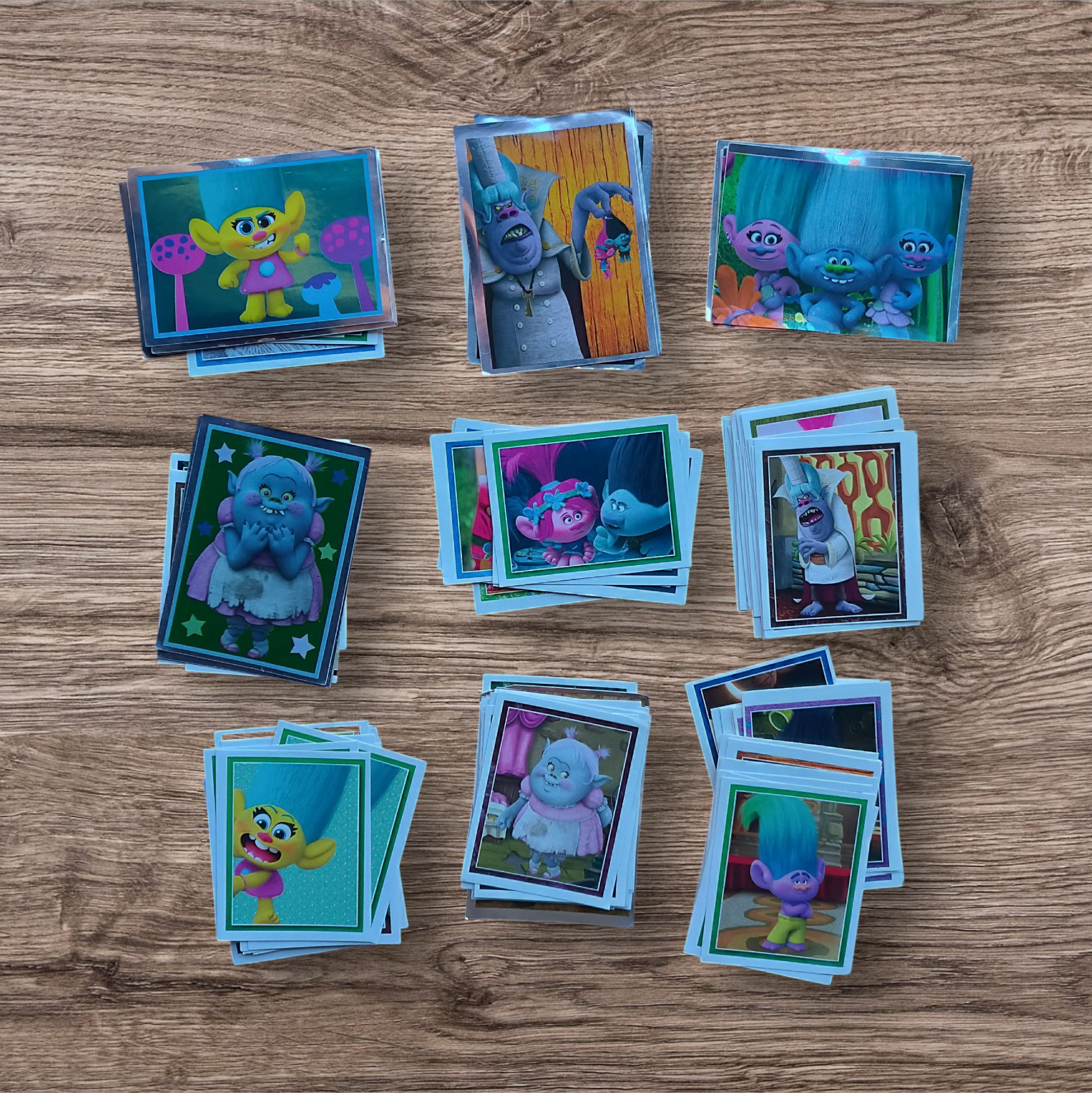 Lote 144 figuritas Trolls