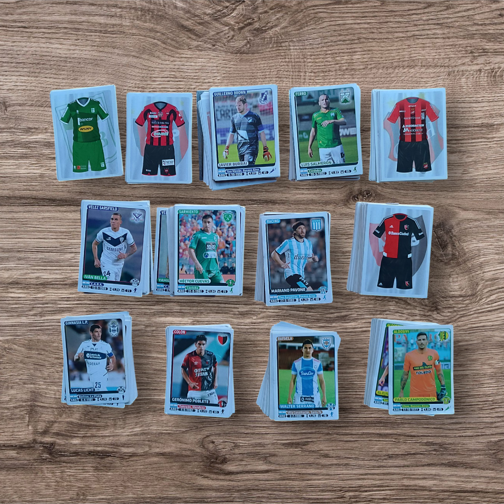 Lote 467 figuritas sin repetir Fútbol Argentino 2015