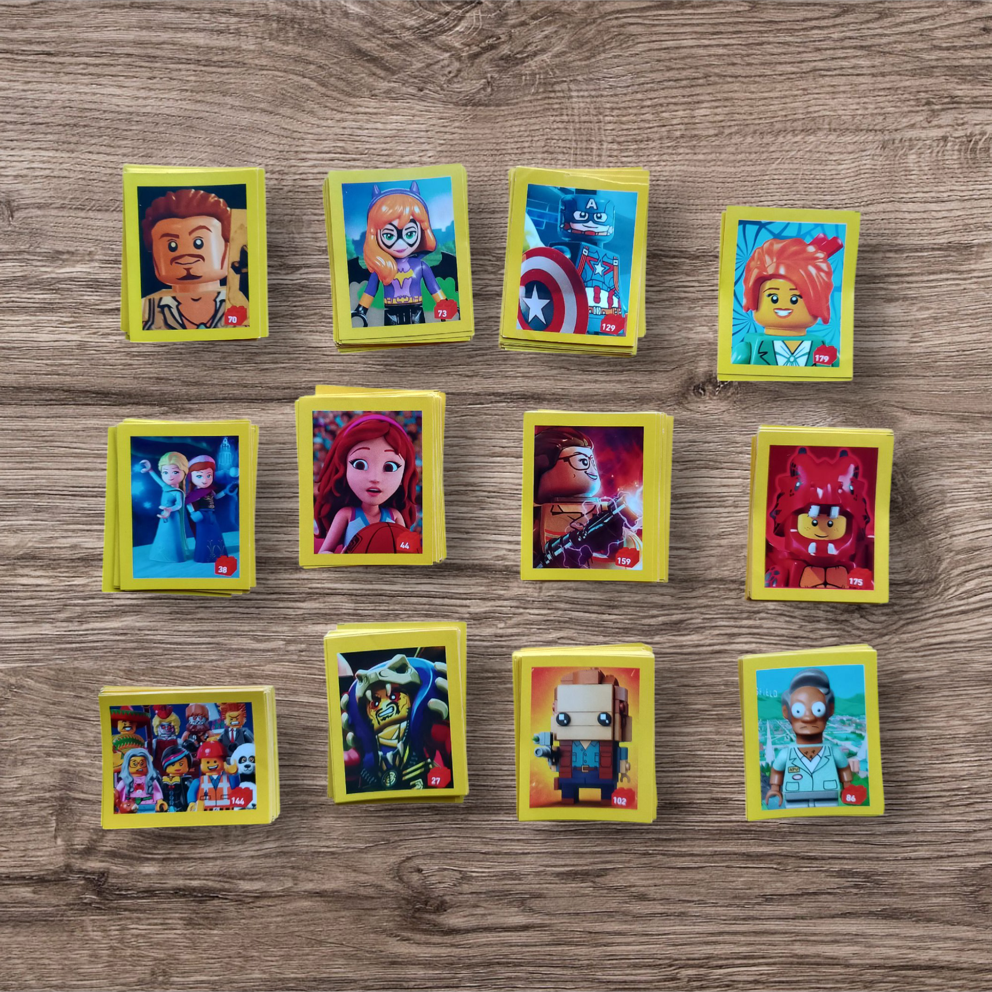 Lote 216 figuritas Lego