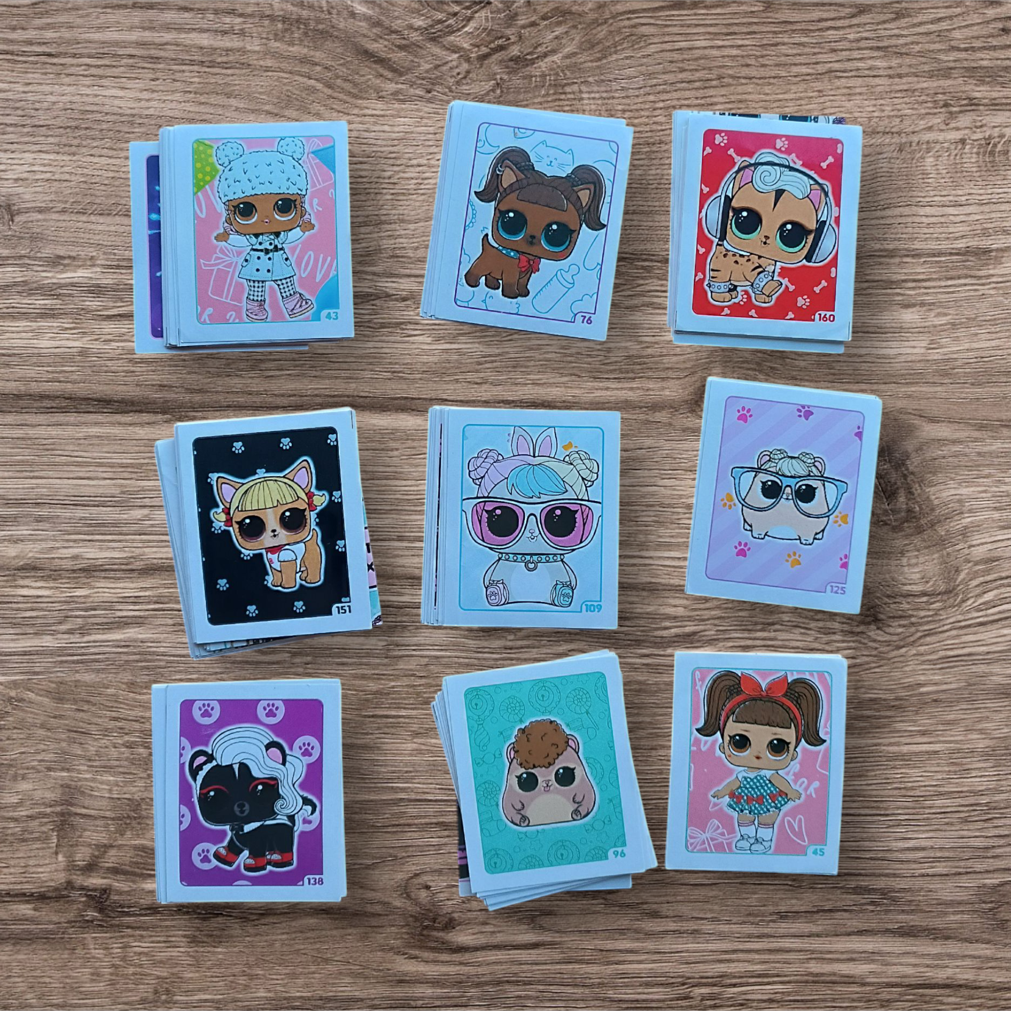 Lote 113 figuritas Lol