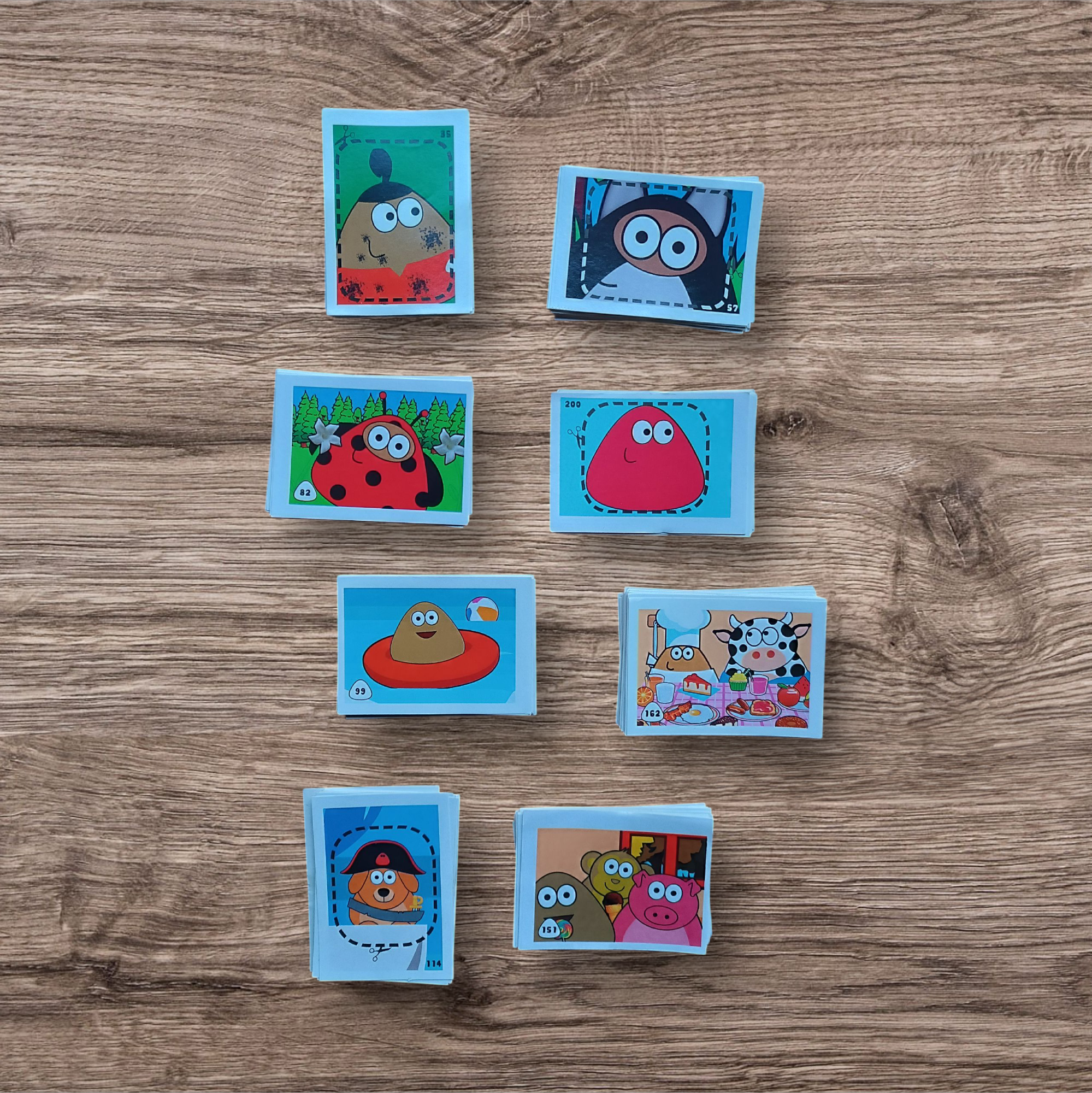 Lote 140 figuritas sin repetir Pou