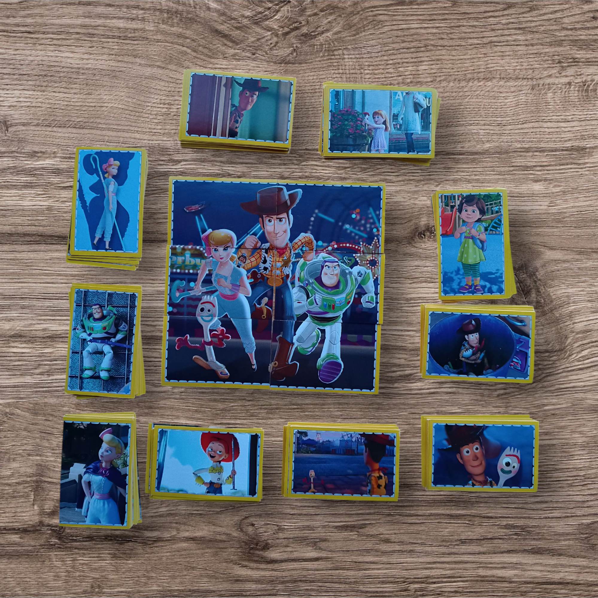 Lote 179 figuritas sin repetir Toy Story 4