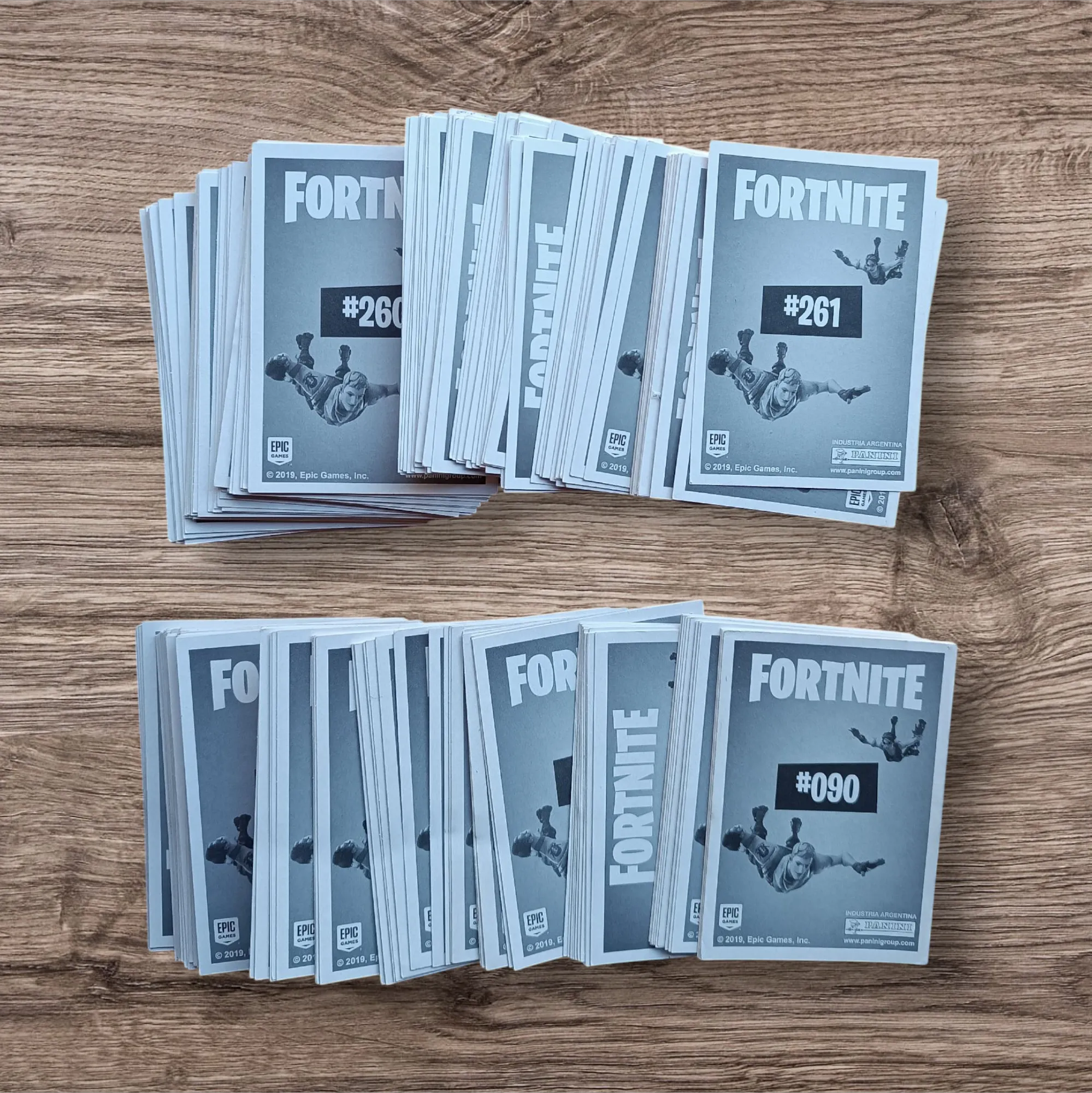 Lote 225 figuritas Fortnite, de Panini