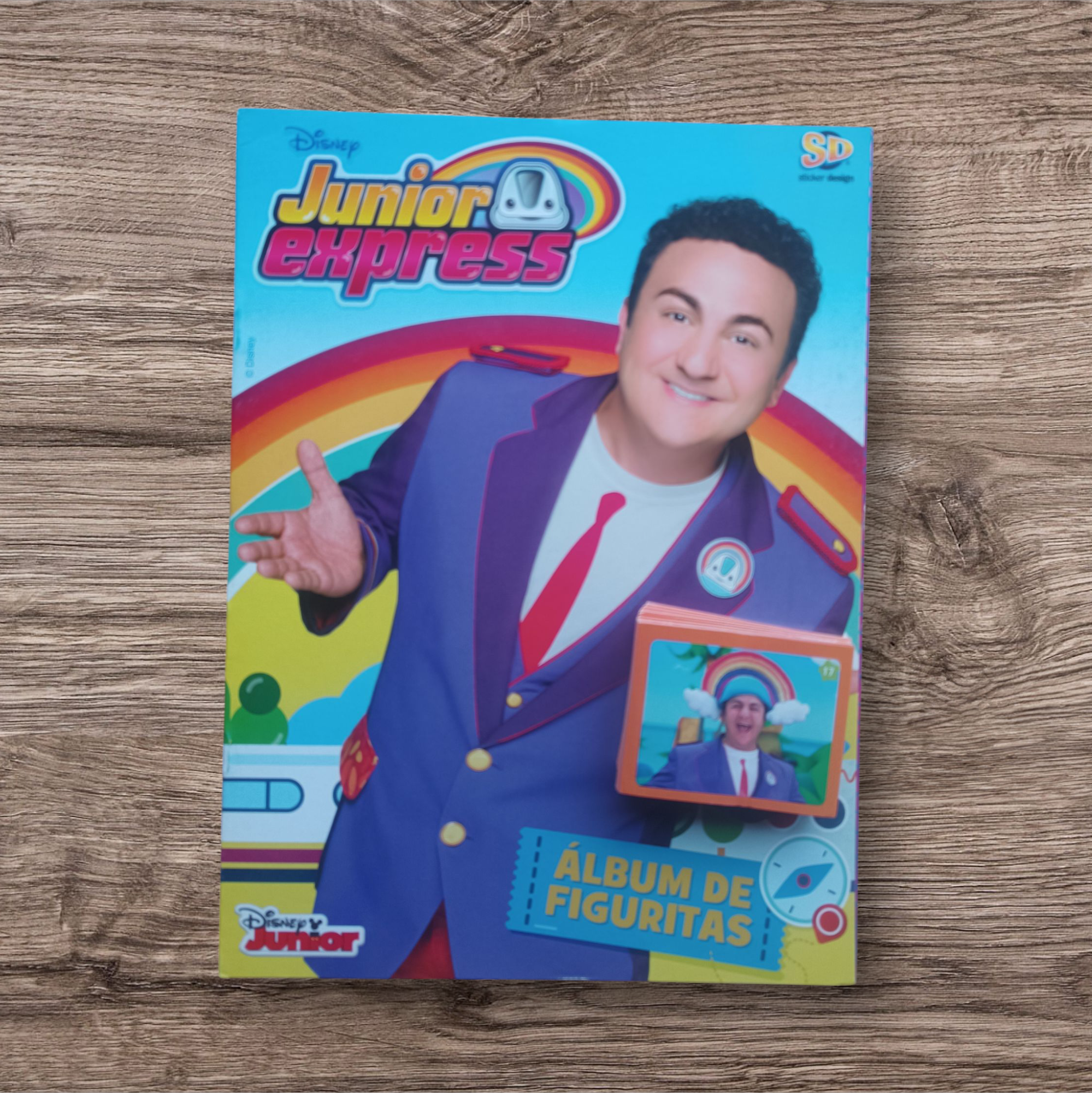 Álbum + 93 figuritas sin repetir Junior Express