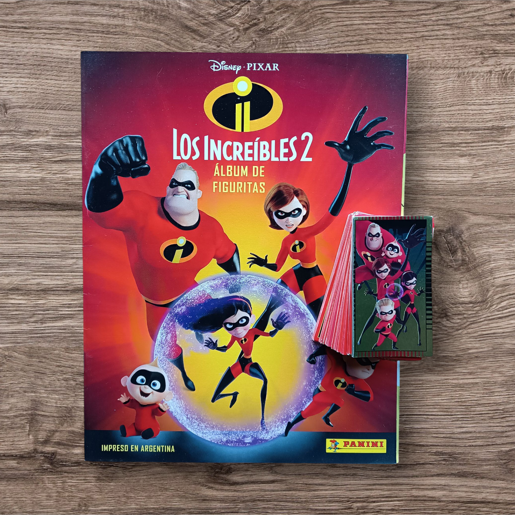 Álbum + 123 figuritas sin repetir Los Increíbles 2