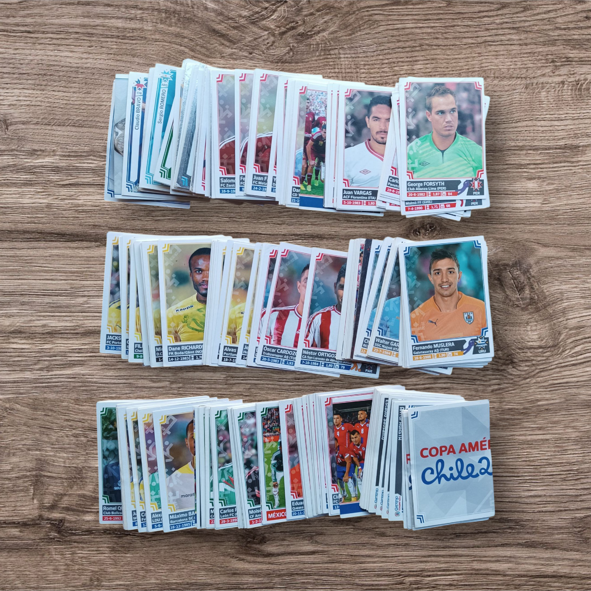 Lote 339 figuritas sin repetir Copa América 2015