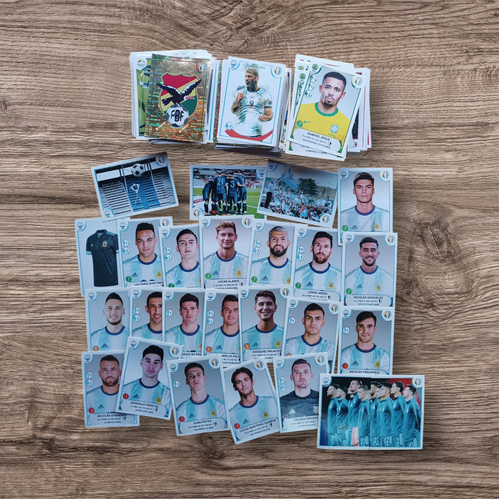 Lote 355 figuritas (Messi incluido) Copa América 2021