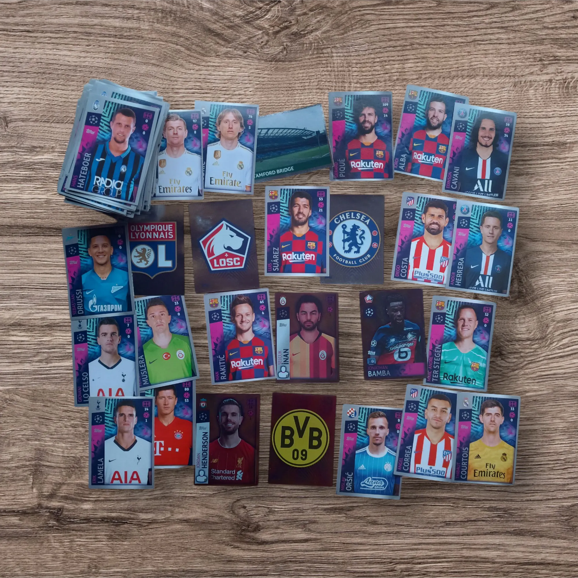 Álbum promocional + 218 figuritas sin repetir Champions League 2019/20