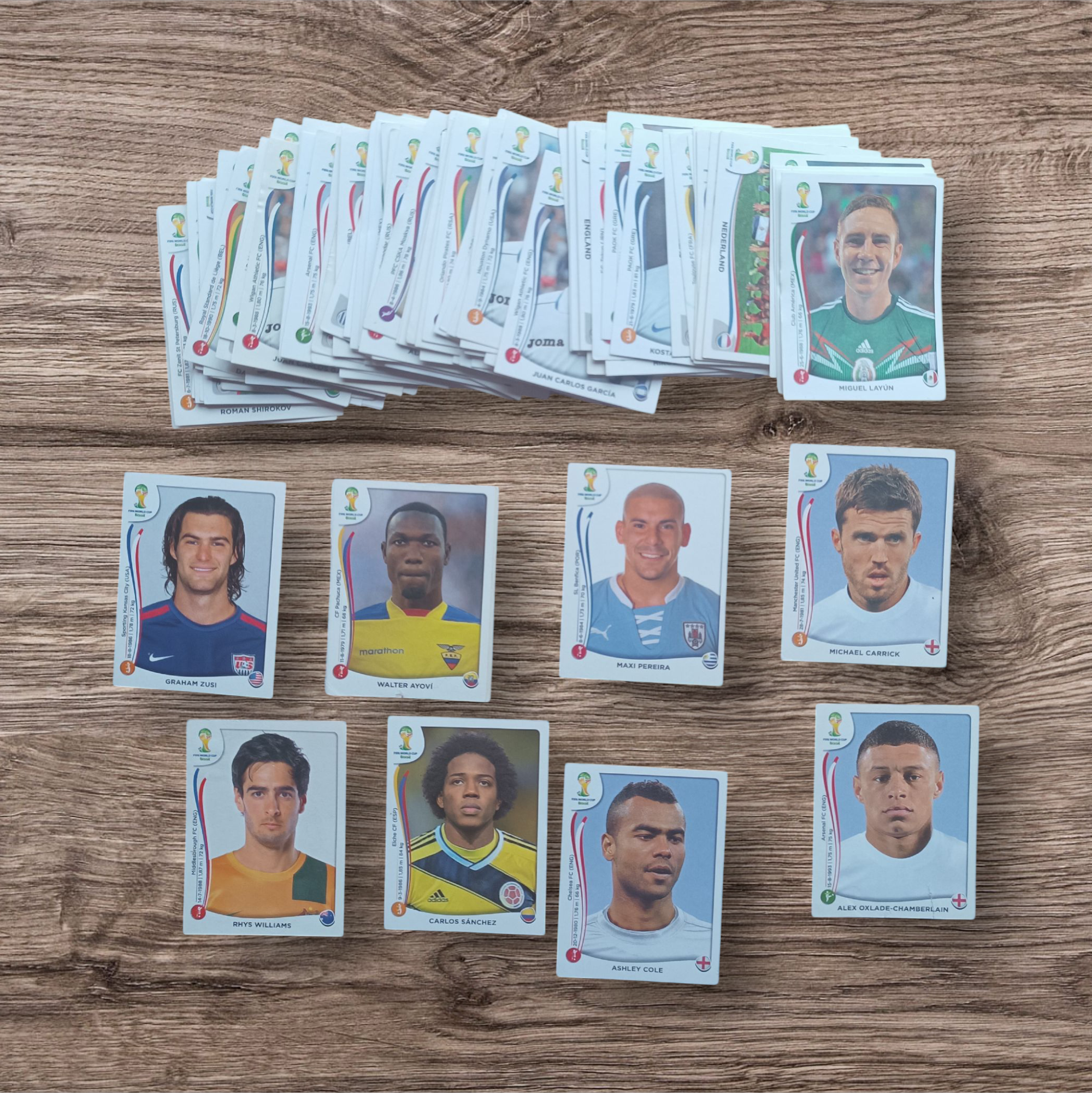 Lote 149 figuritas Mundial Brasil 2014