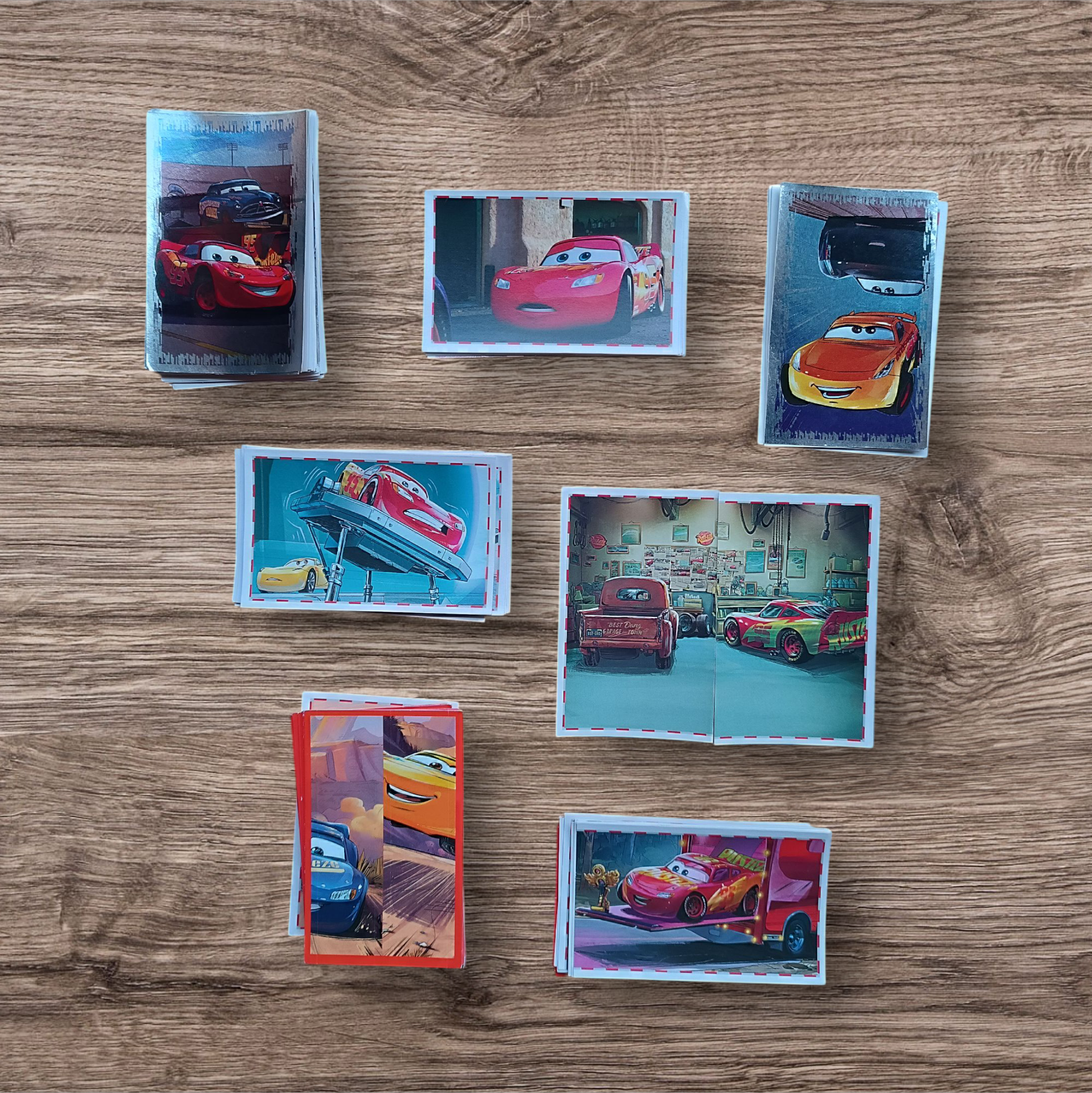 Lote 103 figuritas sin repetir Cars 3