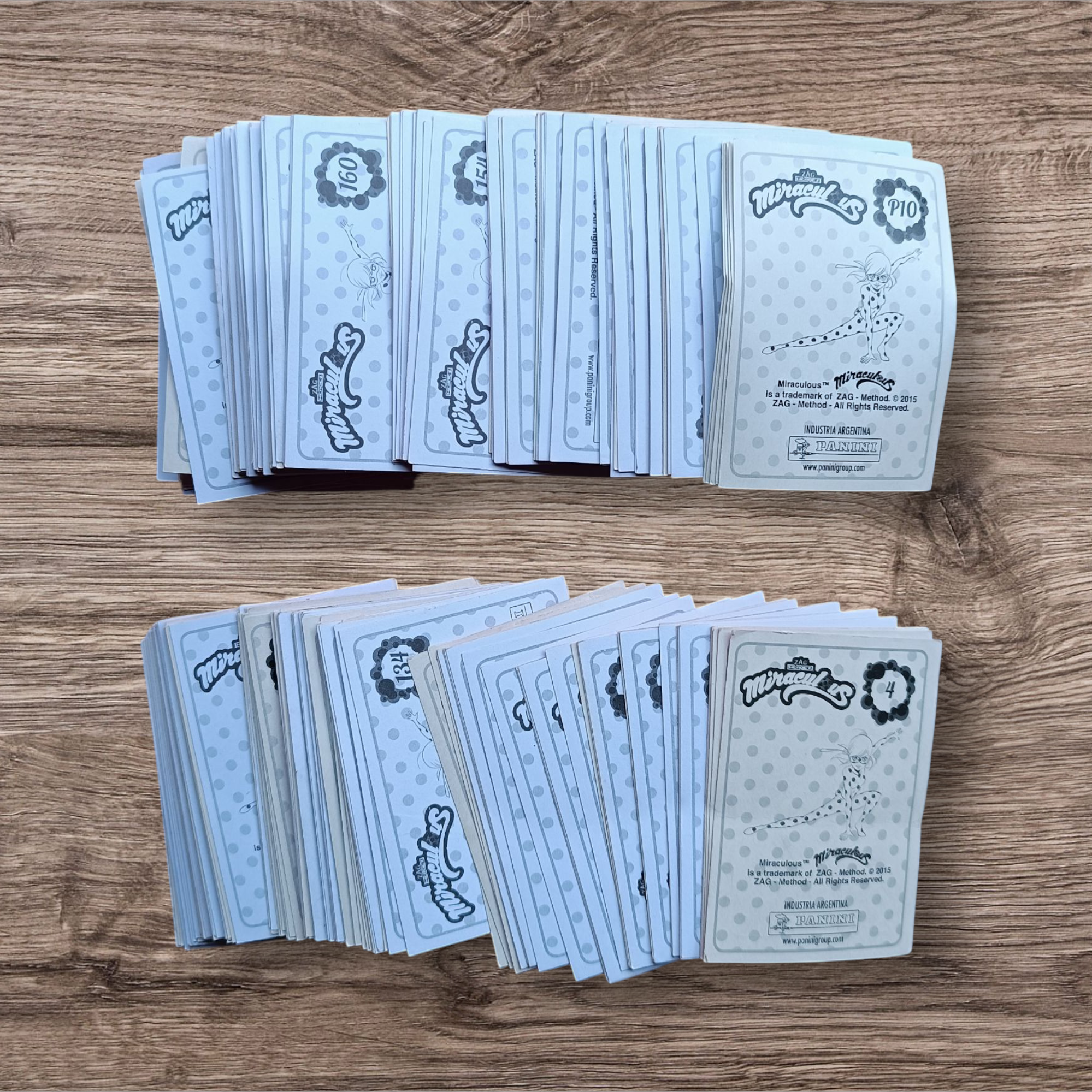 Lote 300 figuritas Miraculous