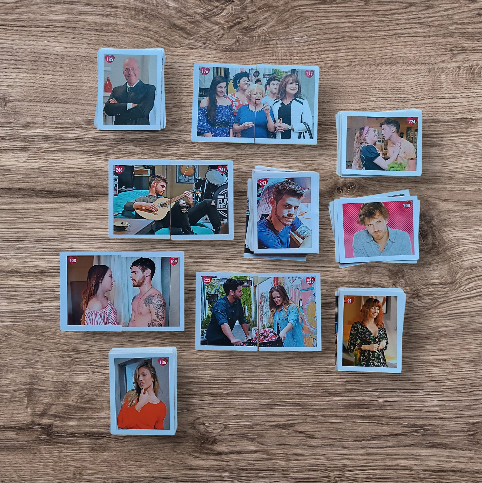 Lote 148 figuritas Simona