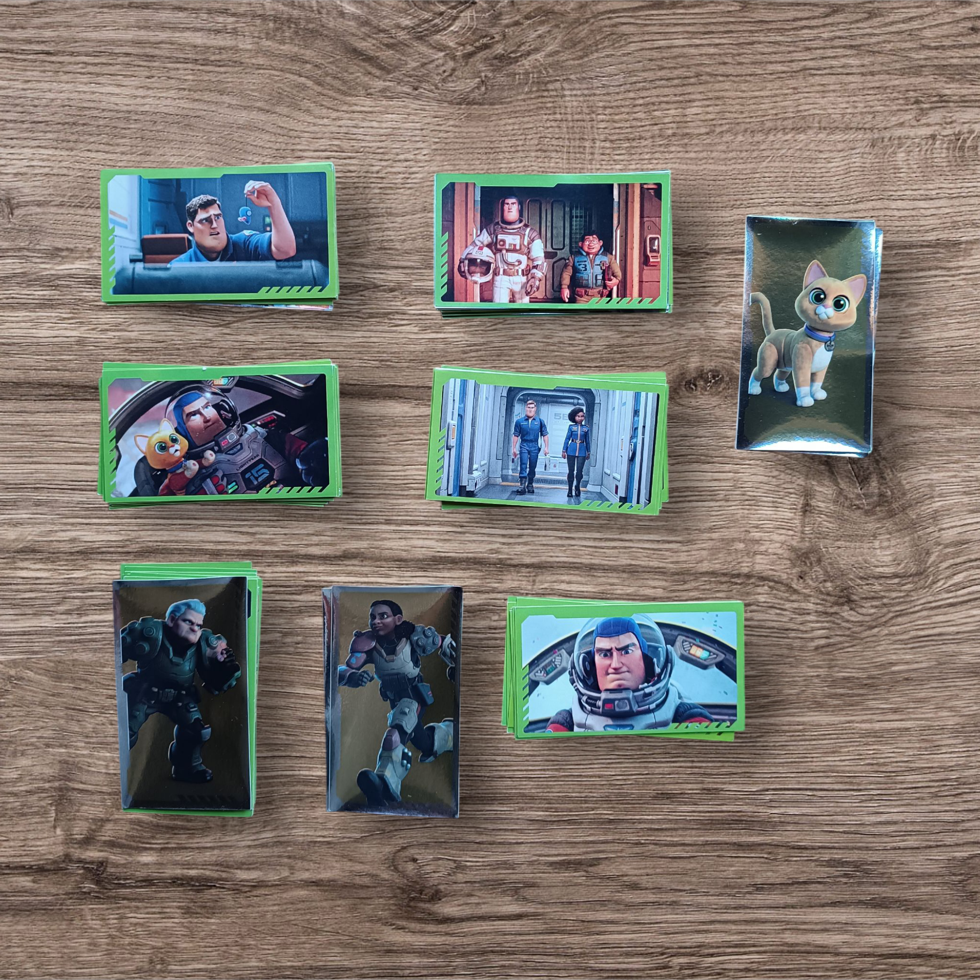 Lote 75 figuritas sin repetir Lightyear