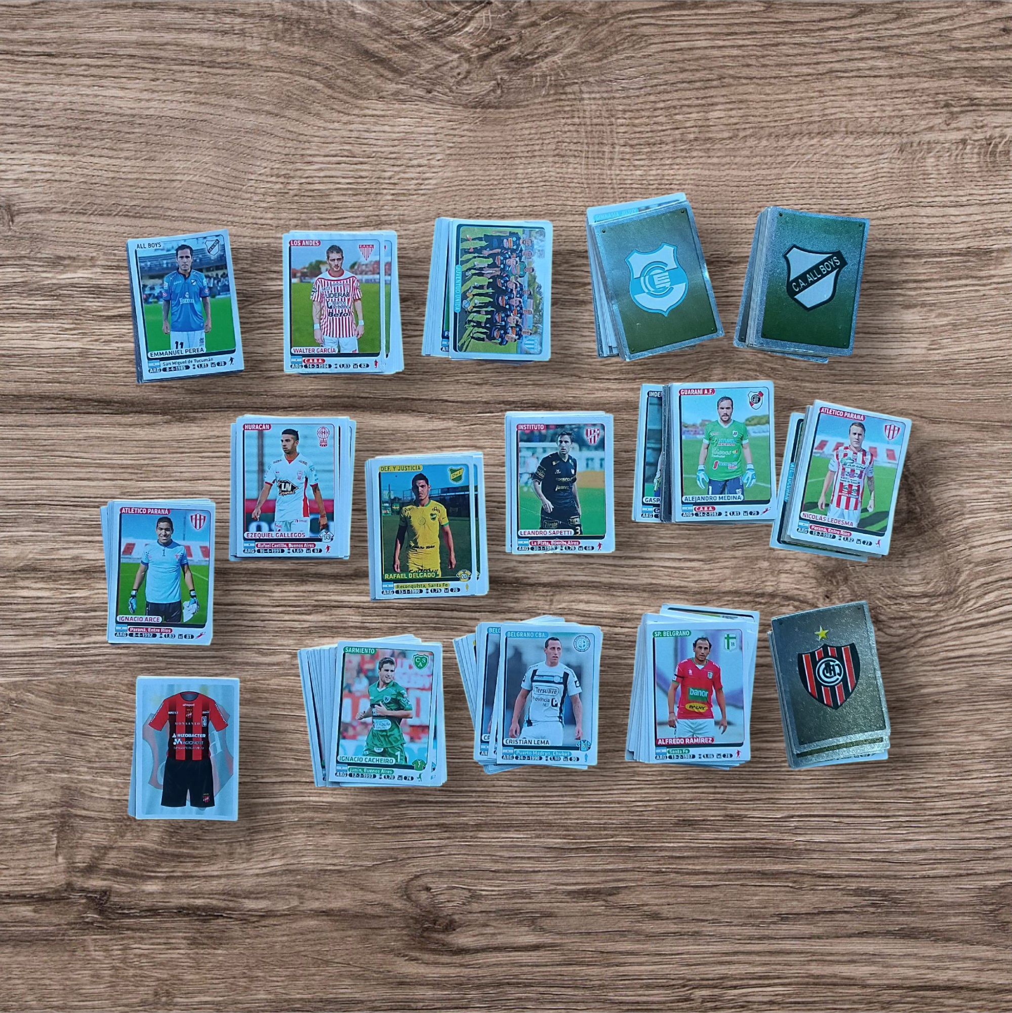 Lote 339 figuritas Fútbol Argentino 2015
