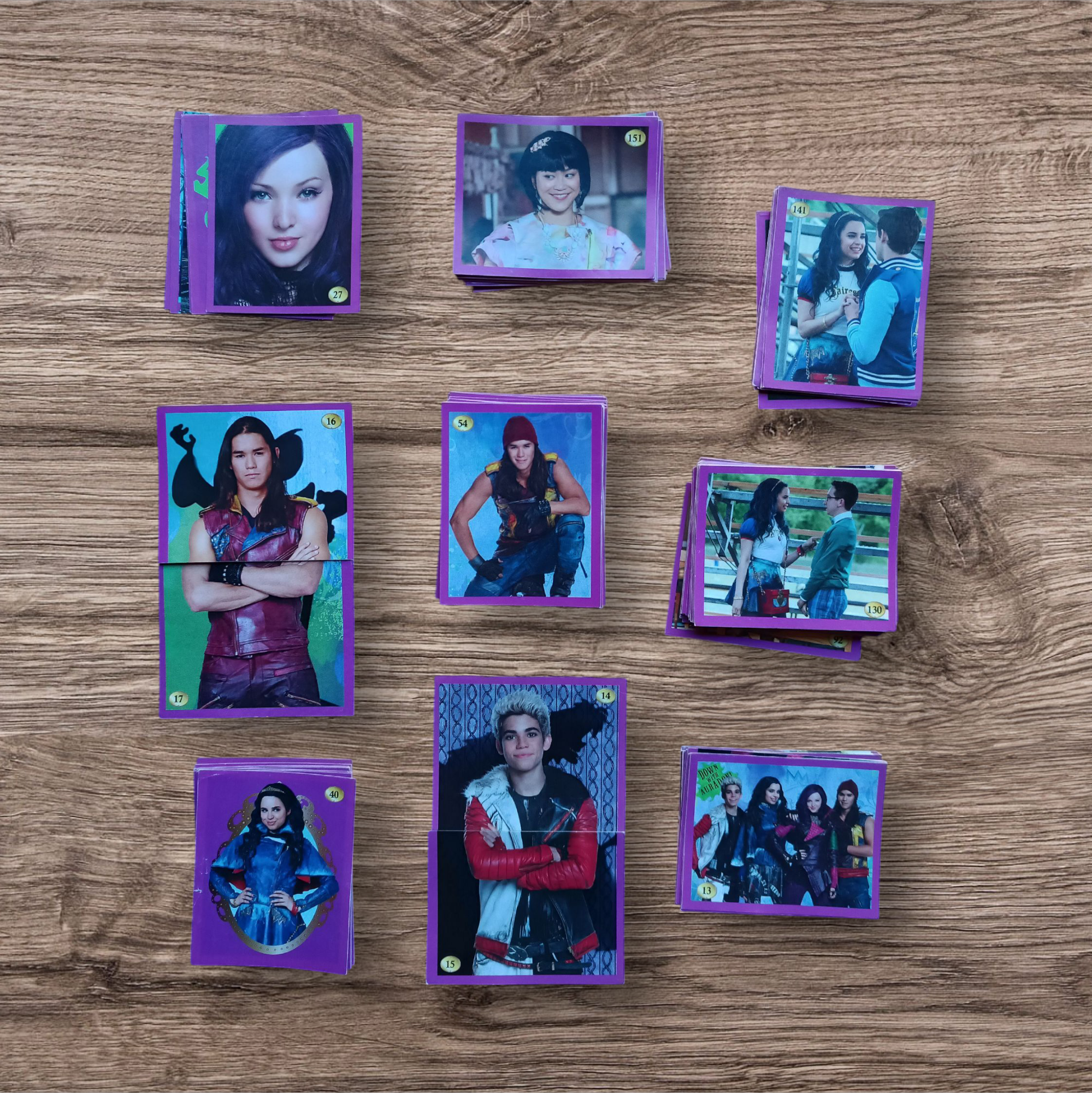 Lote 159 figuritas sin repetir Descendientes