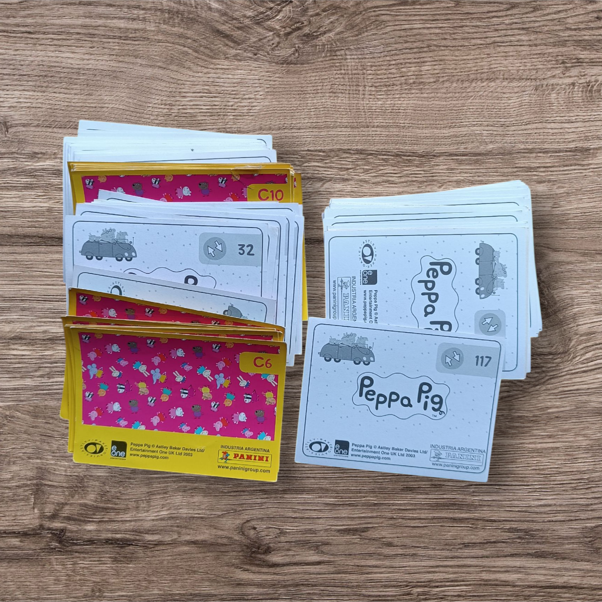 Lote 74 figuritas y cartas sin repetir Peppa Pig