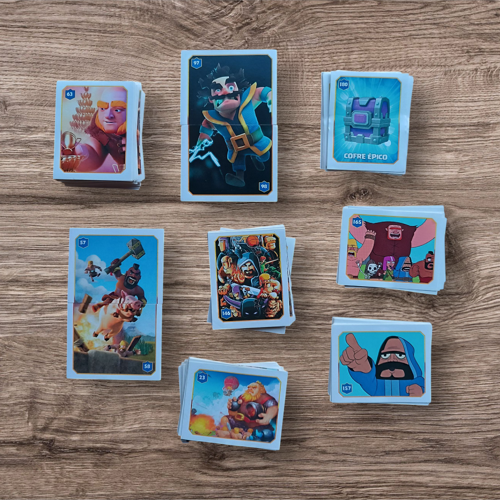 Lote 201 figuritas Clash Royale