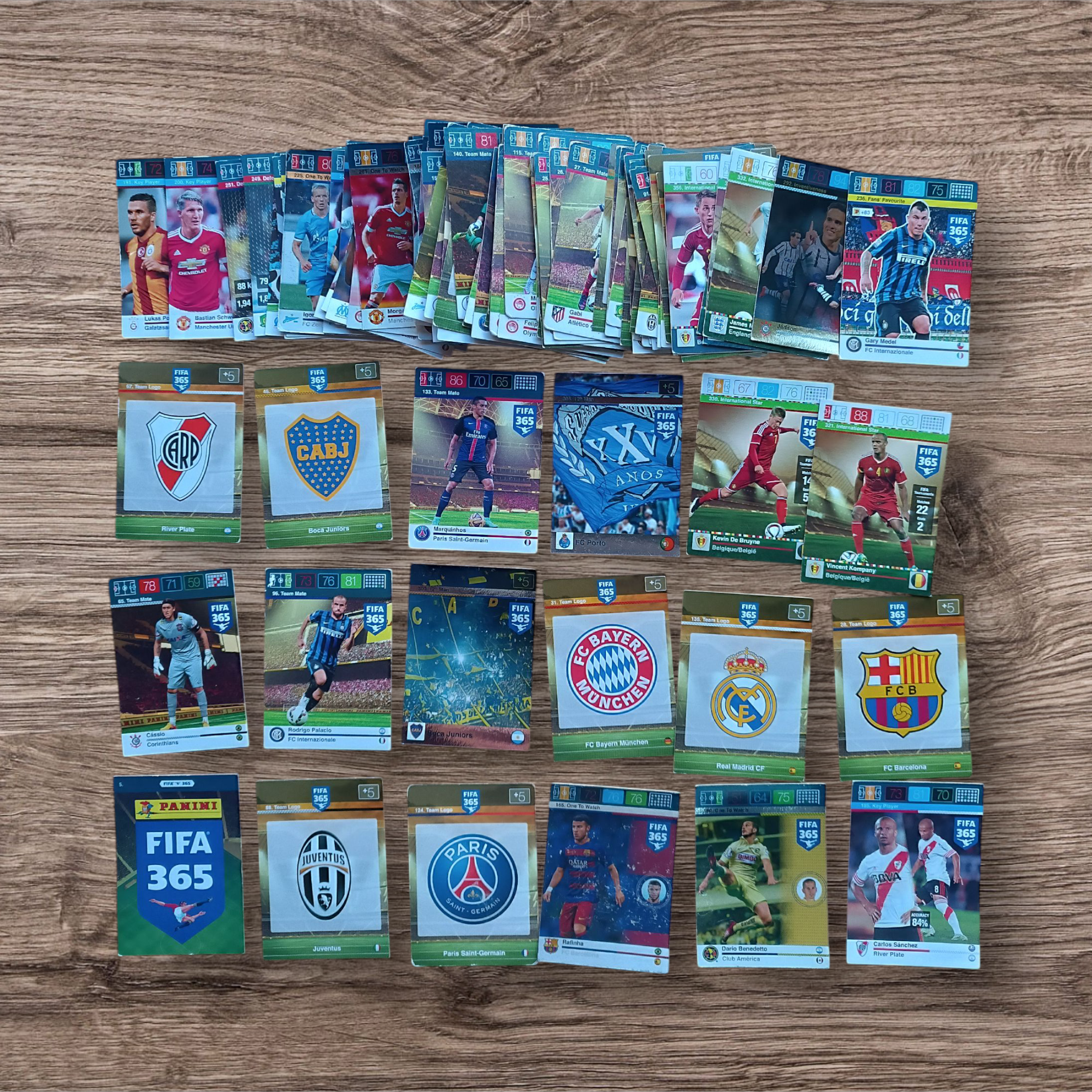 Lote 112 cartas Adrenalyn FIFA 365 2016