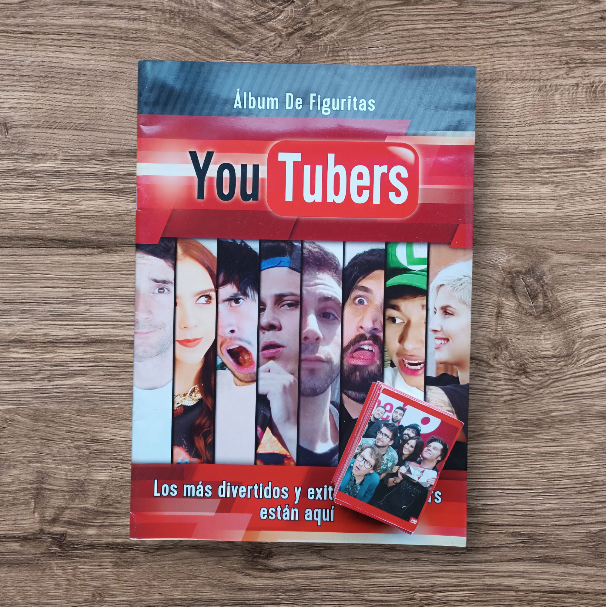 Álbum + 107 figuritas sin repetir Youtubers